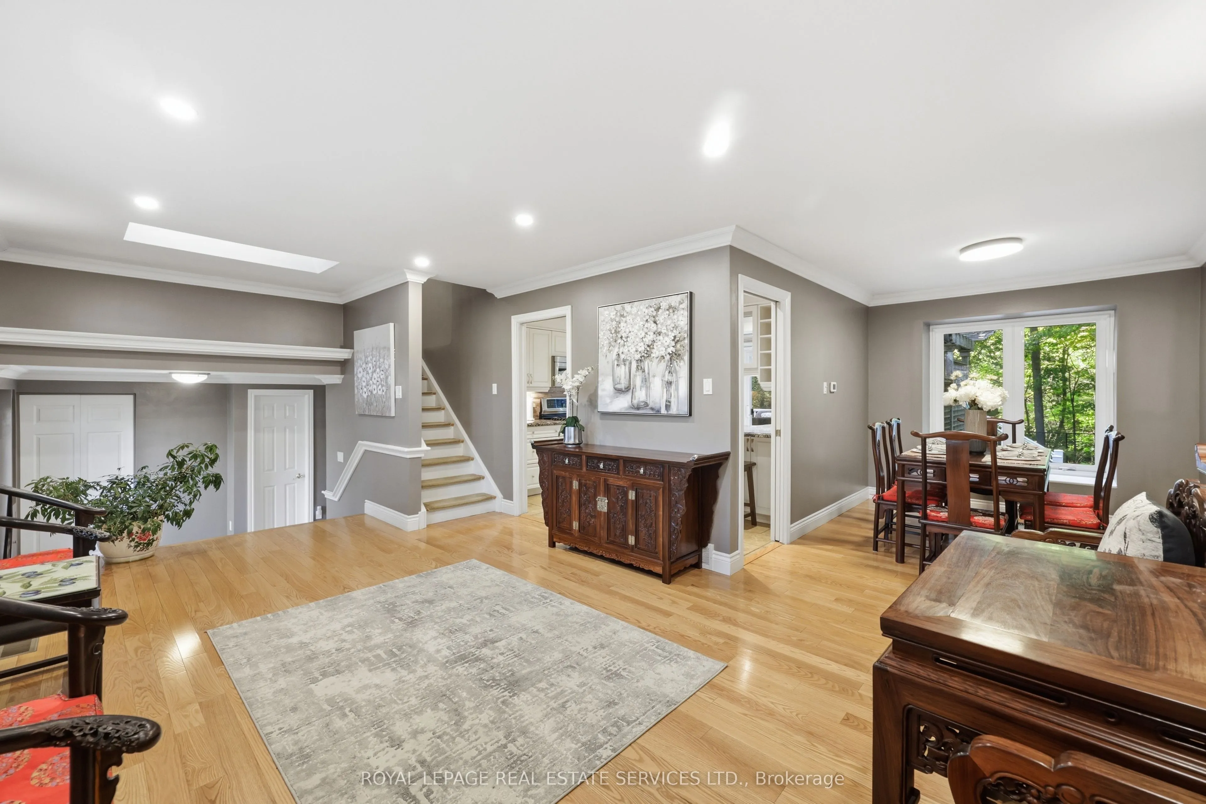 1320 Hillview Crescent