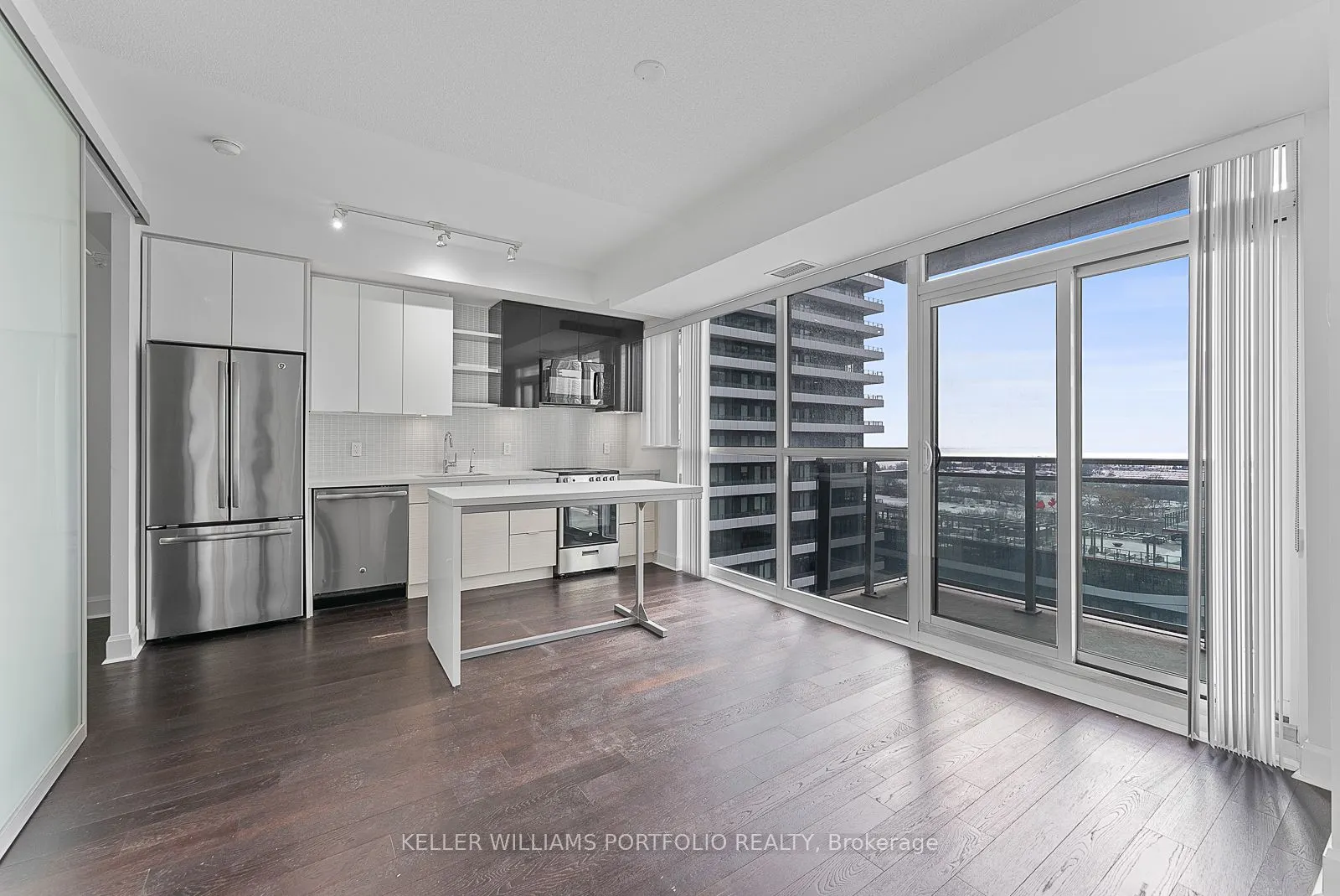 33 Shore Breeze Drive #1011