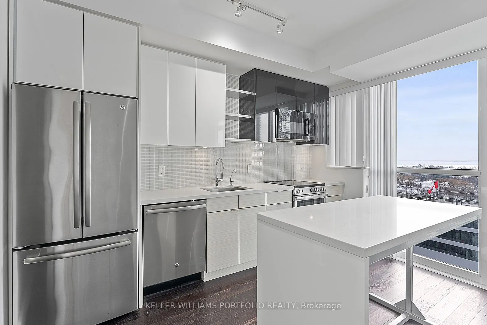 33 Shore Breeze Drive #1011