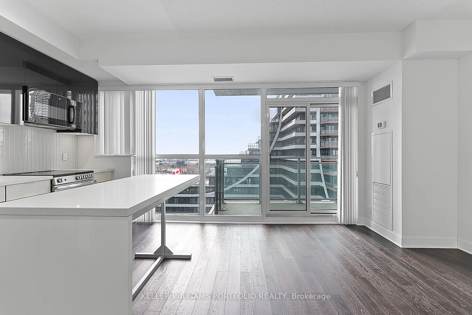33 Shore Breeze Drive #1011