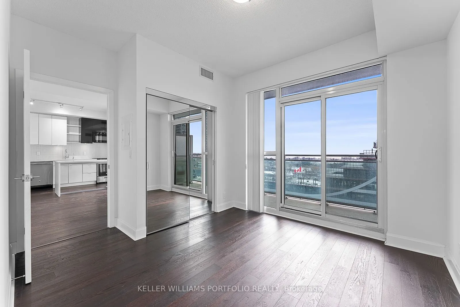 33 Shore Breeze Drive #1011