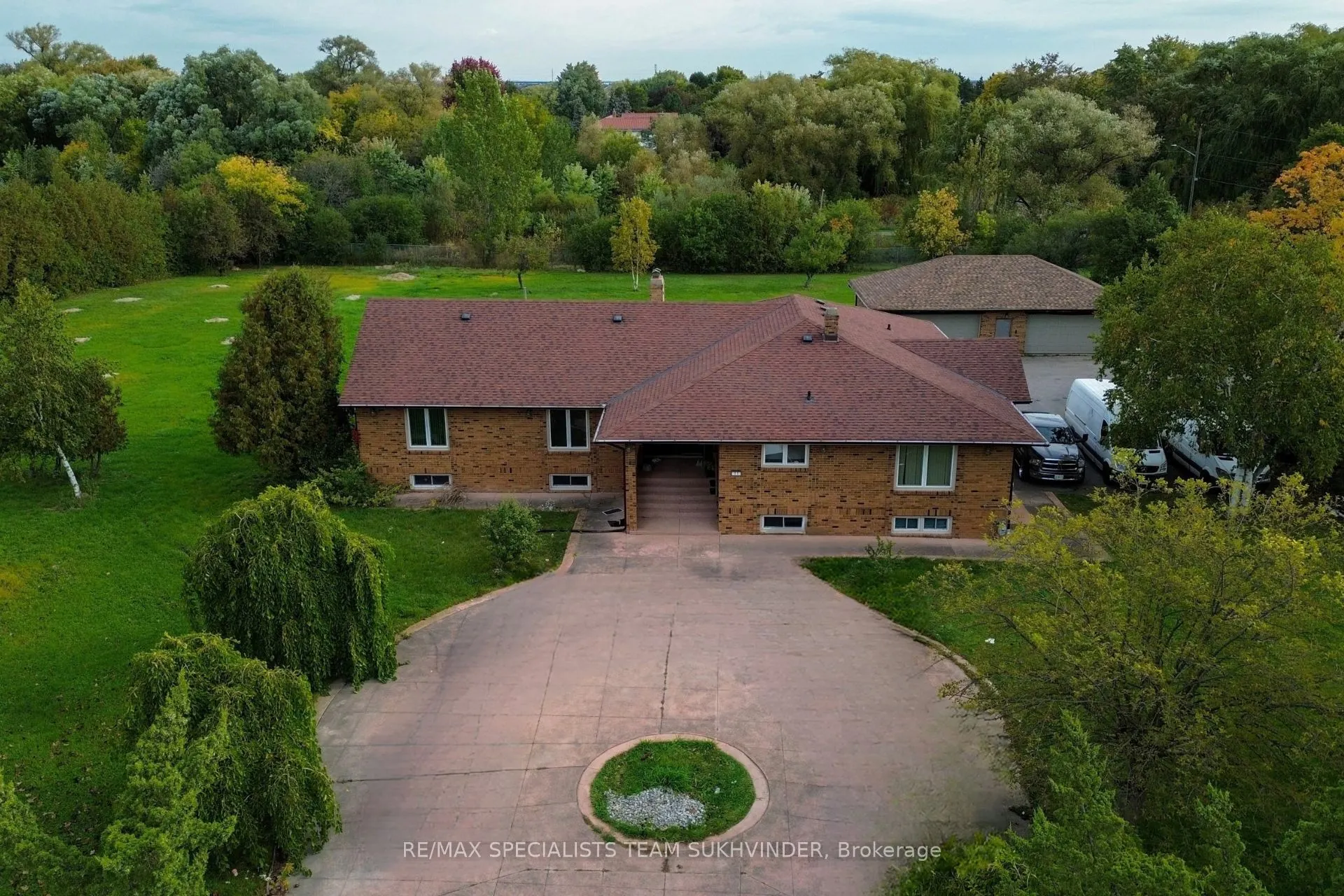 11 Julian Drive