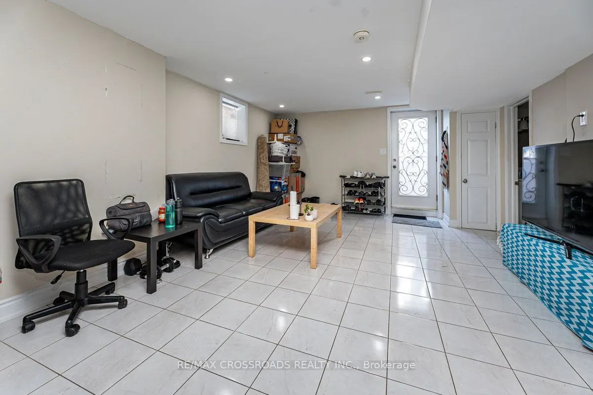 1090 Trudeau Drive