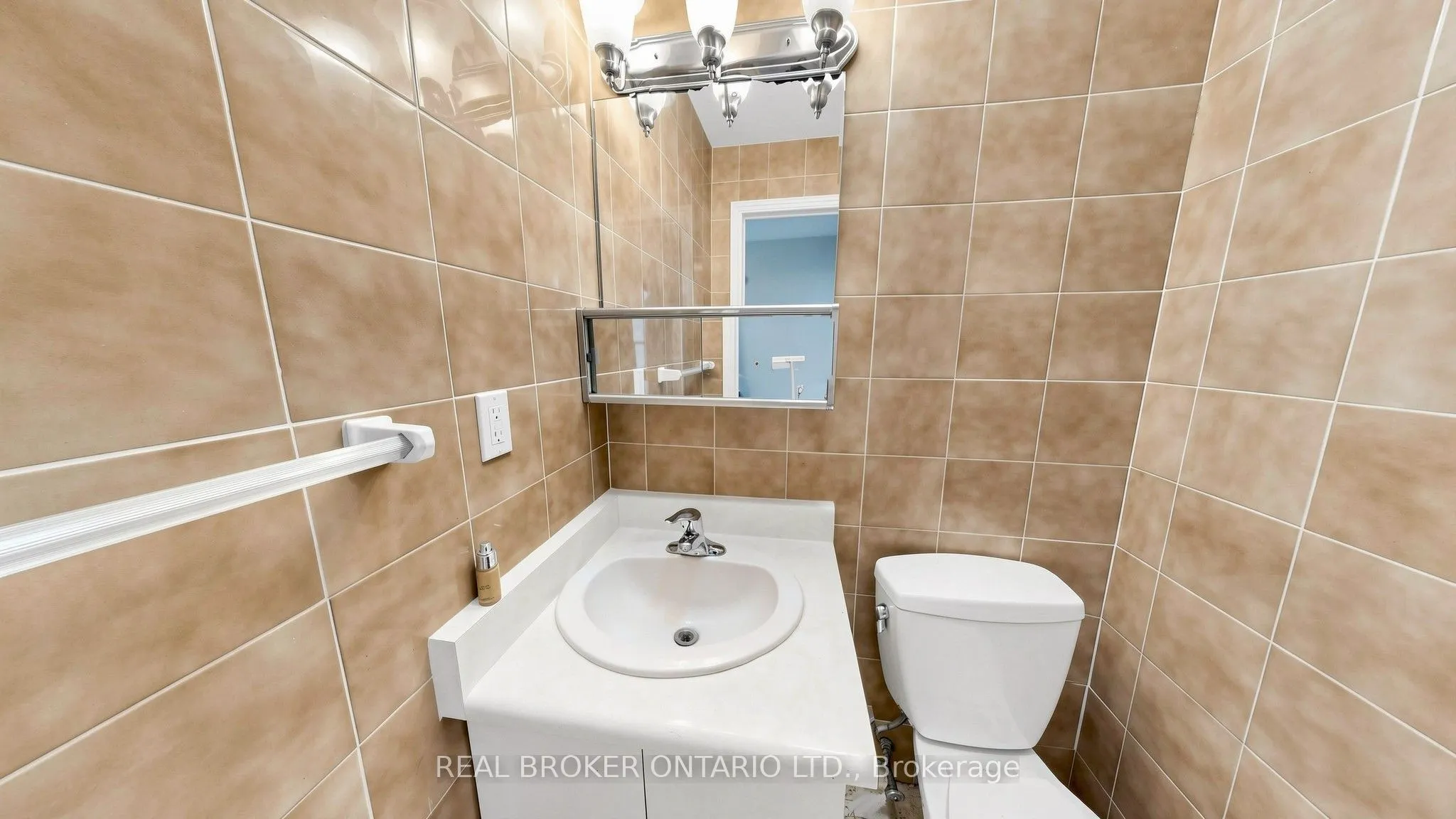 33 Fountainbridge Drive