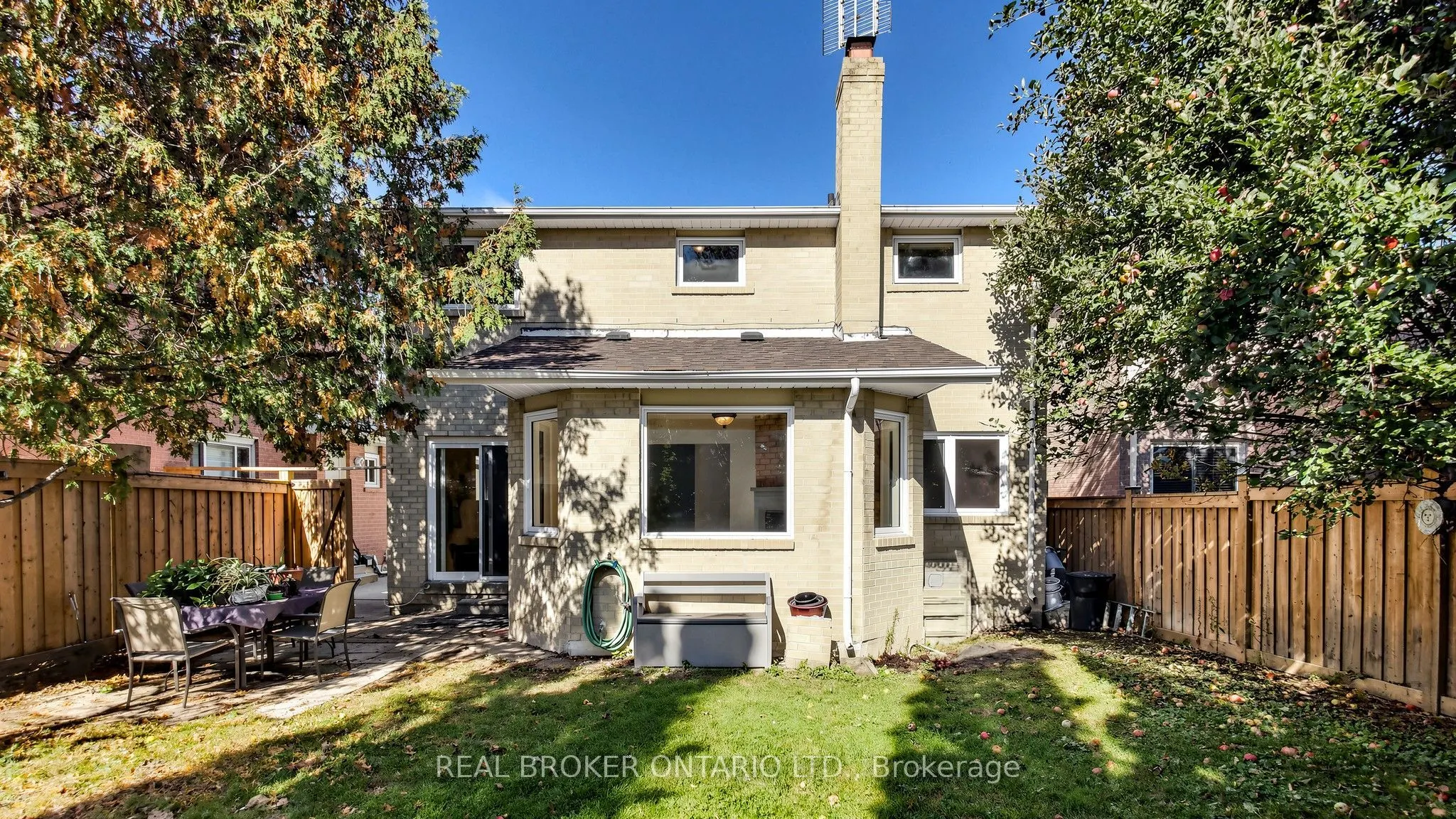 33 Fountainbridge Drive