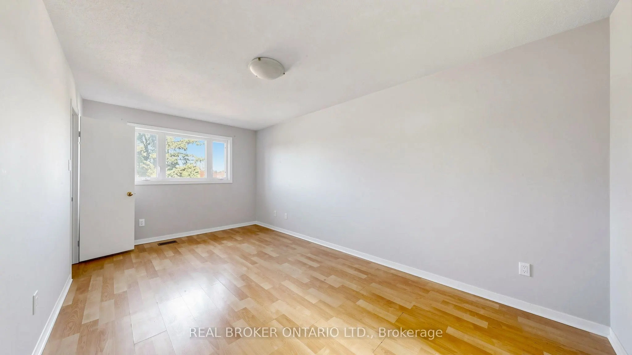 33 Fountainbridge Drive