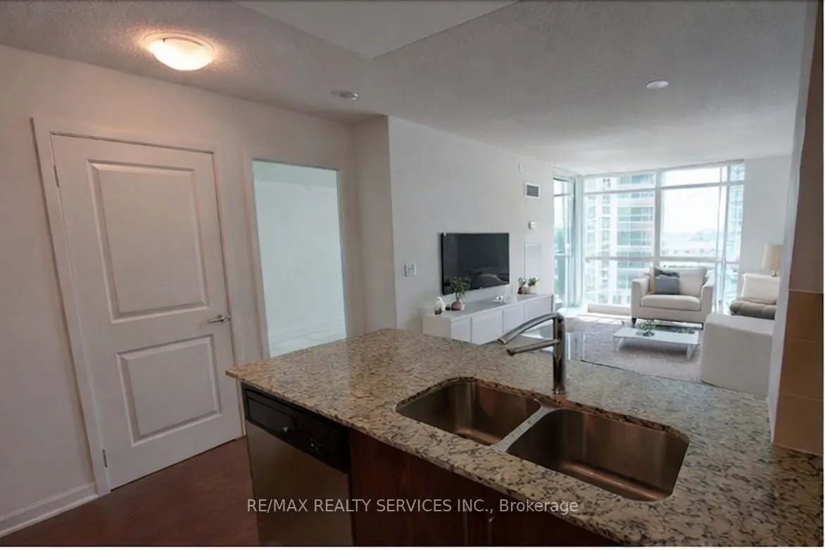205 Sherway Gardens Road #811