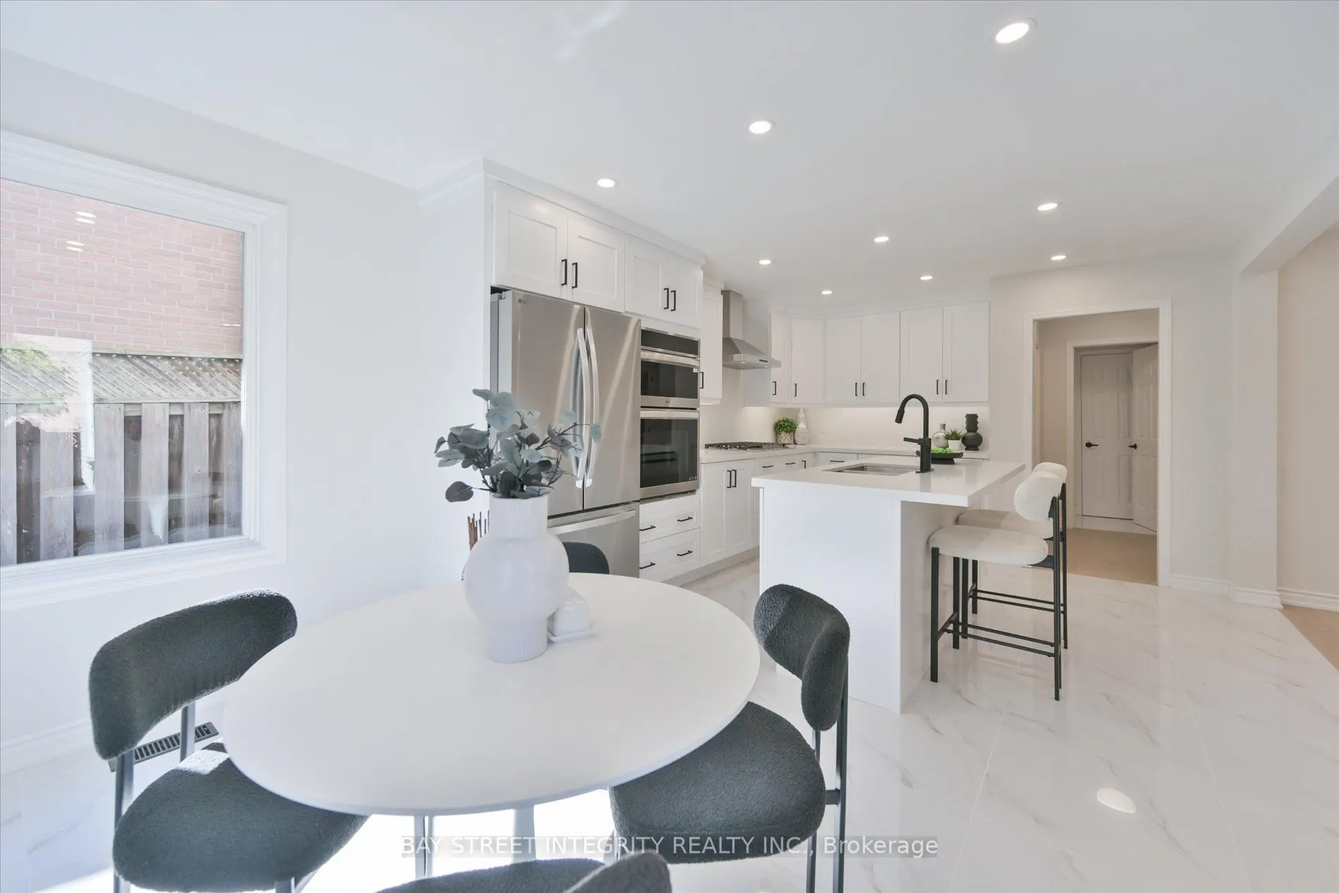 1906 Stoneybrook Court