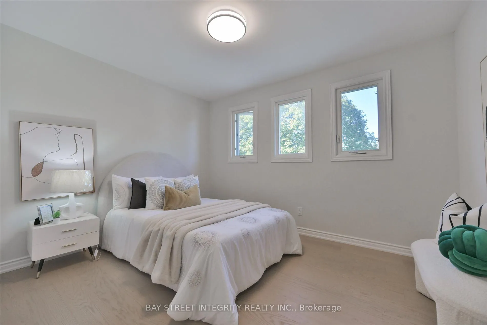 1906 Stoneybrook Court