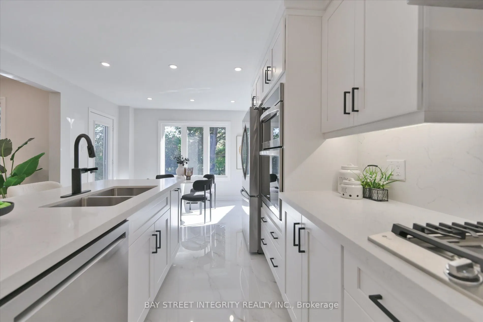 1906 Stoneybrook Court