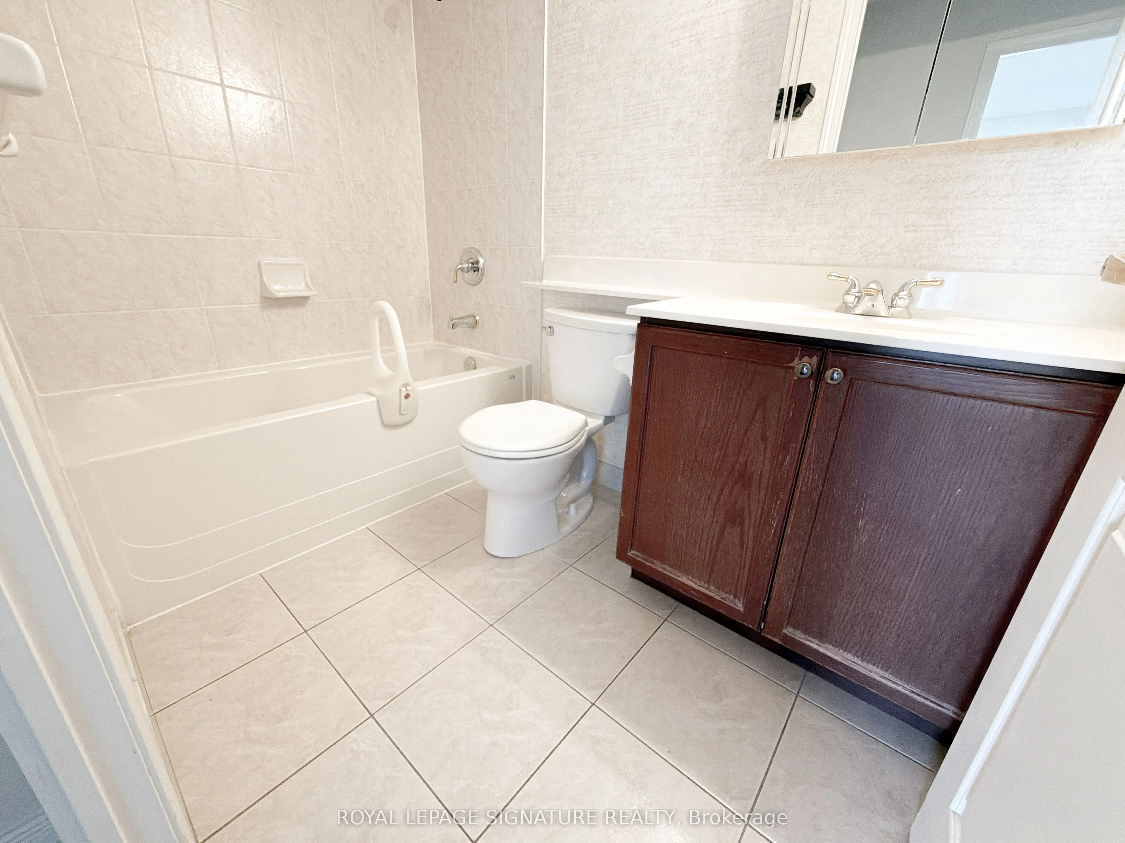 4879 Kimbermount Avenue #902