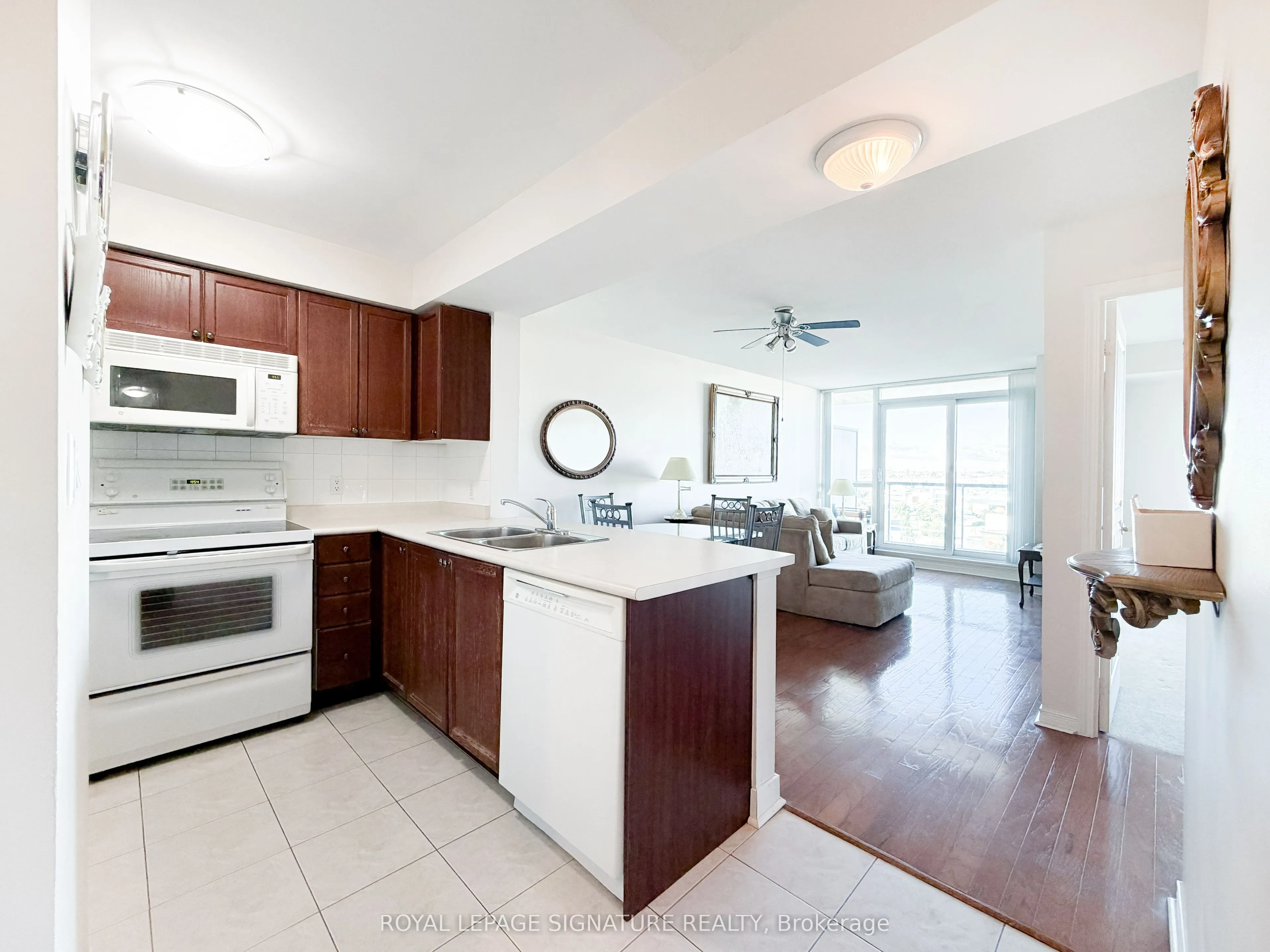 4879 Kimbermount Avenue #902