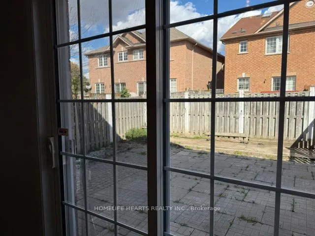 75 Crystalview Crescent