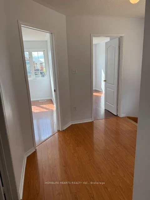 75 Crystalview Crescent