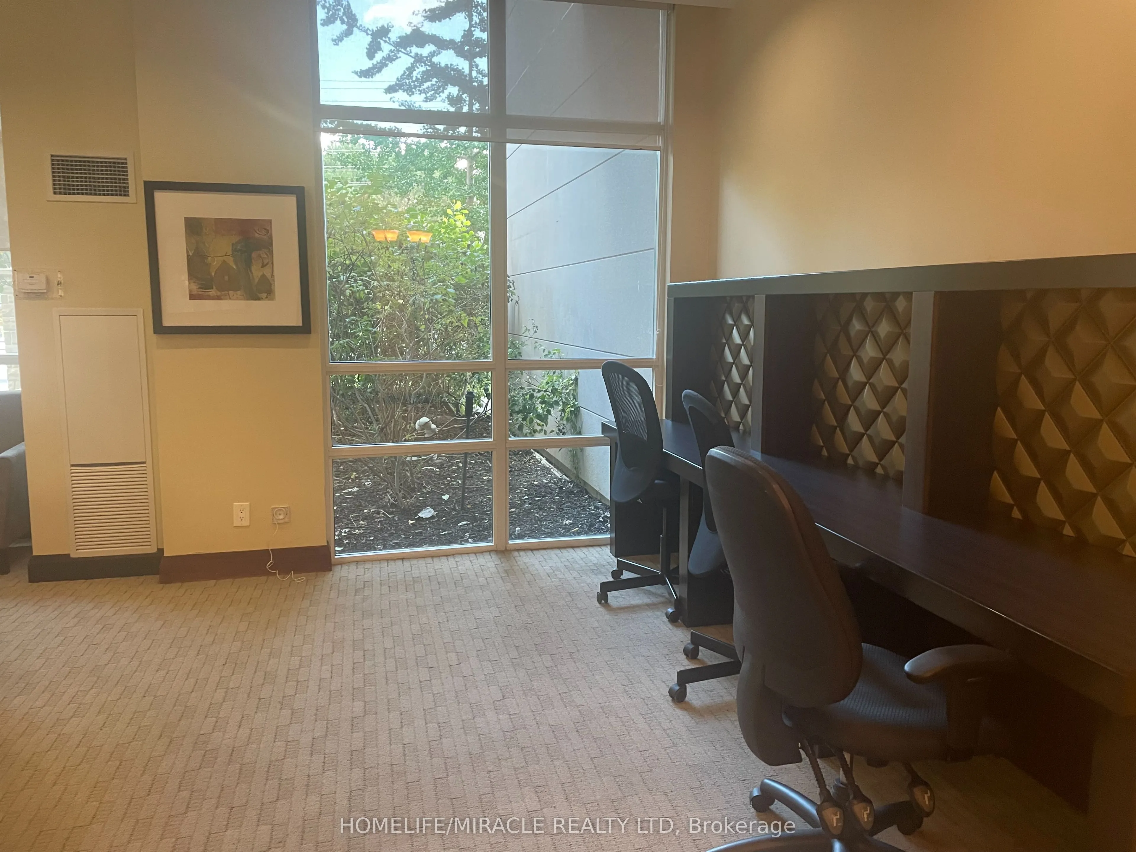 3504 Hurontario Street #2108