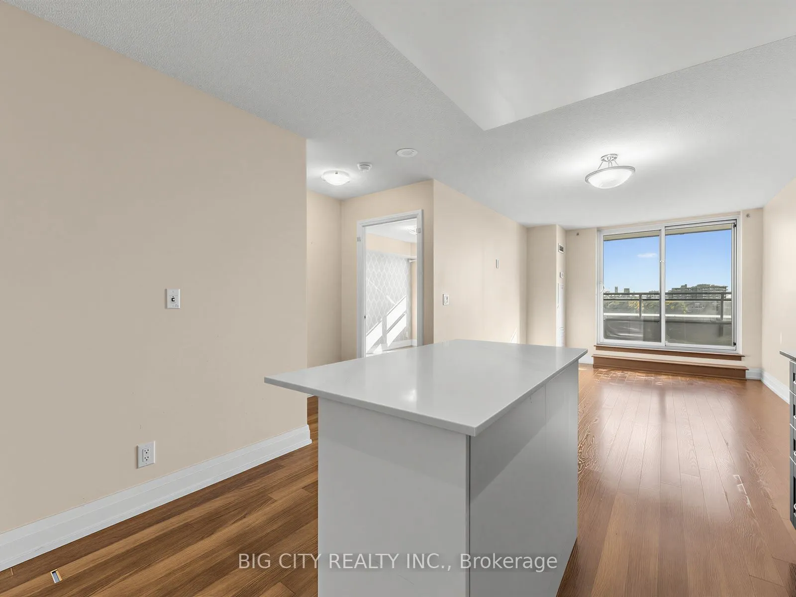 1 De Boers Drive #509