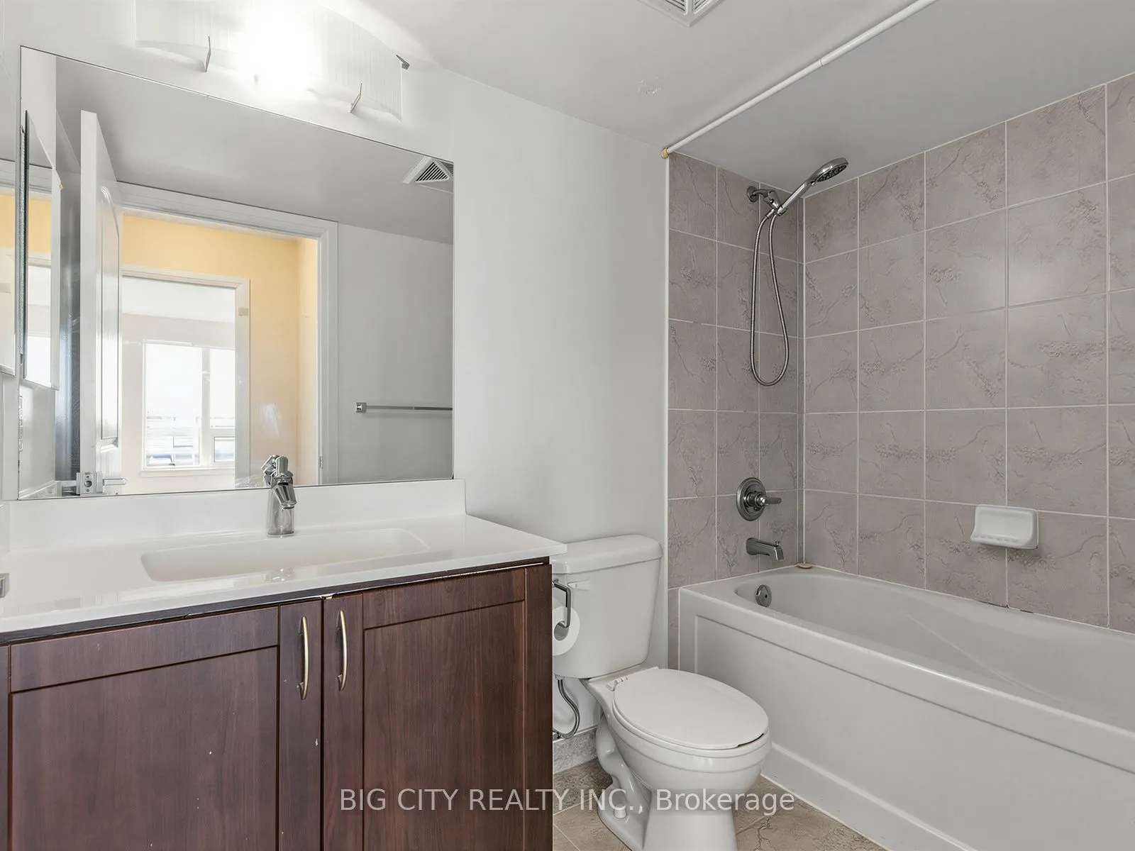 1 De Boers Drive #509
