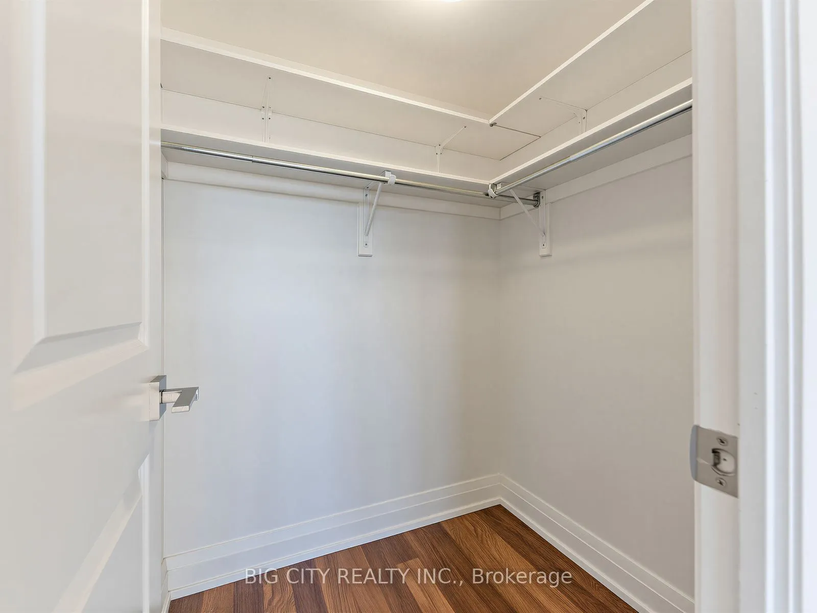 1 De Boers Drive #509