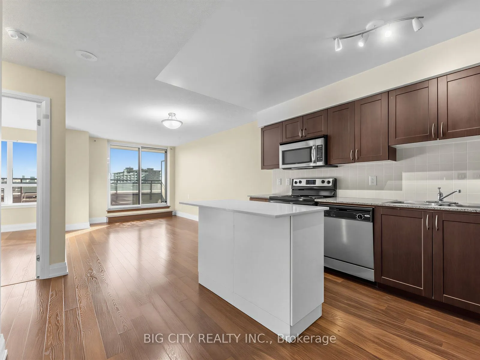 1 De Boers Drive #509