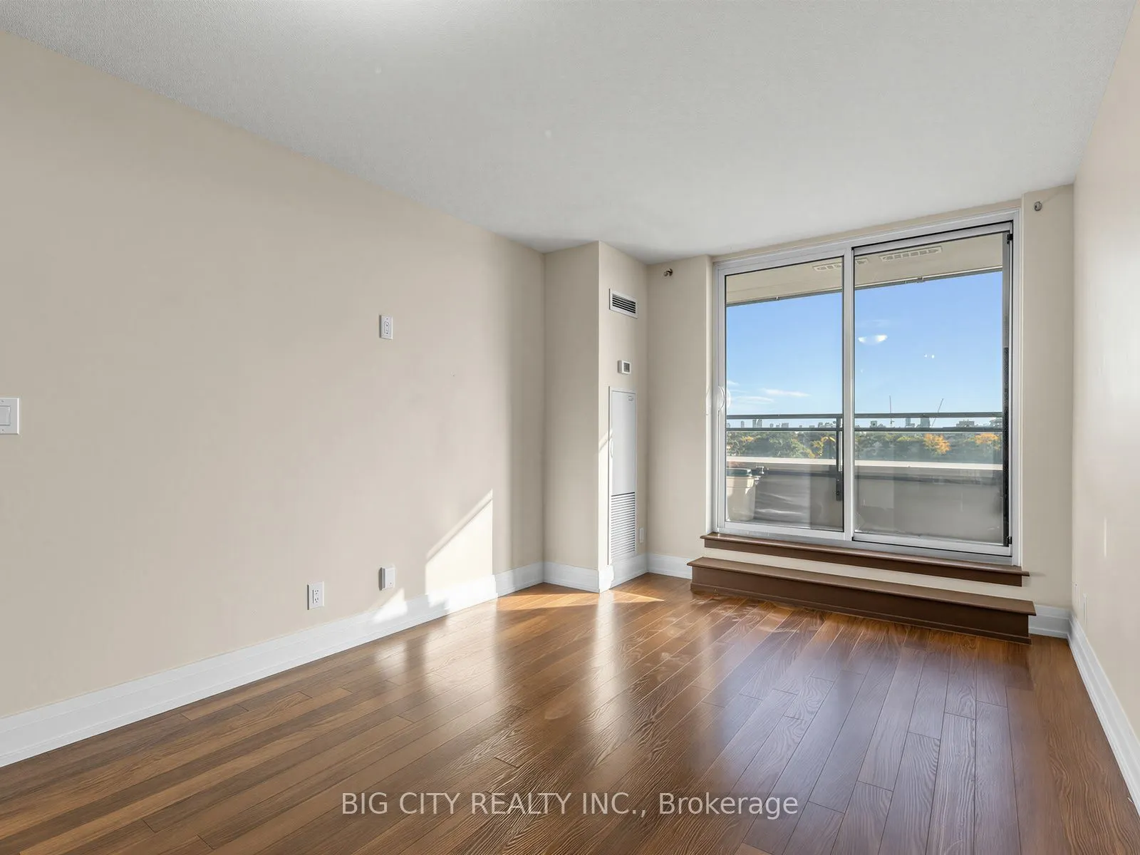 1 De Boers Drive #509