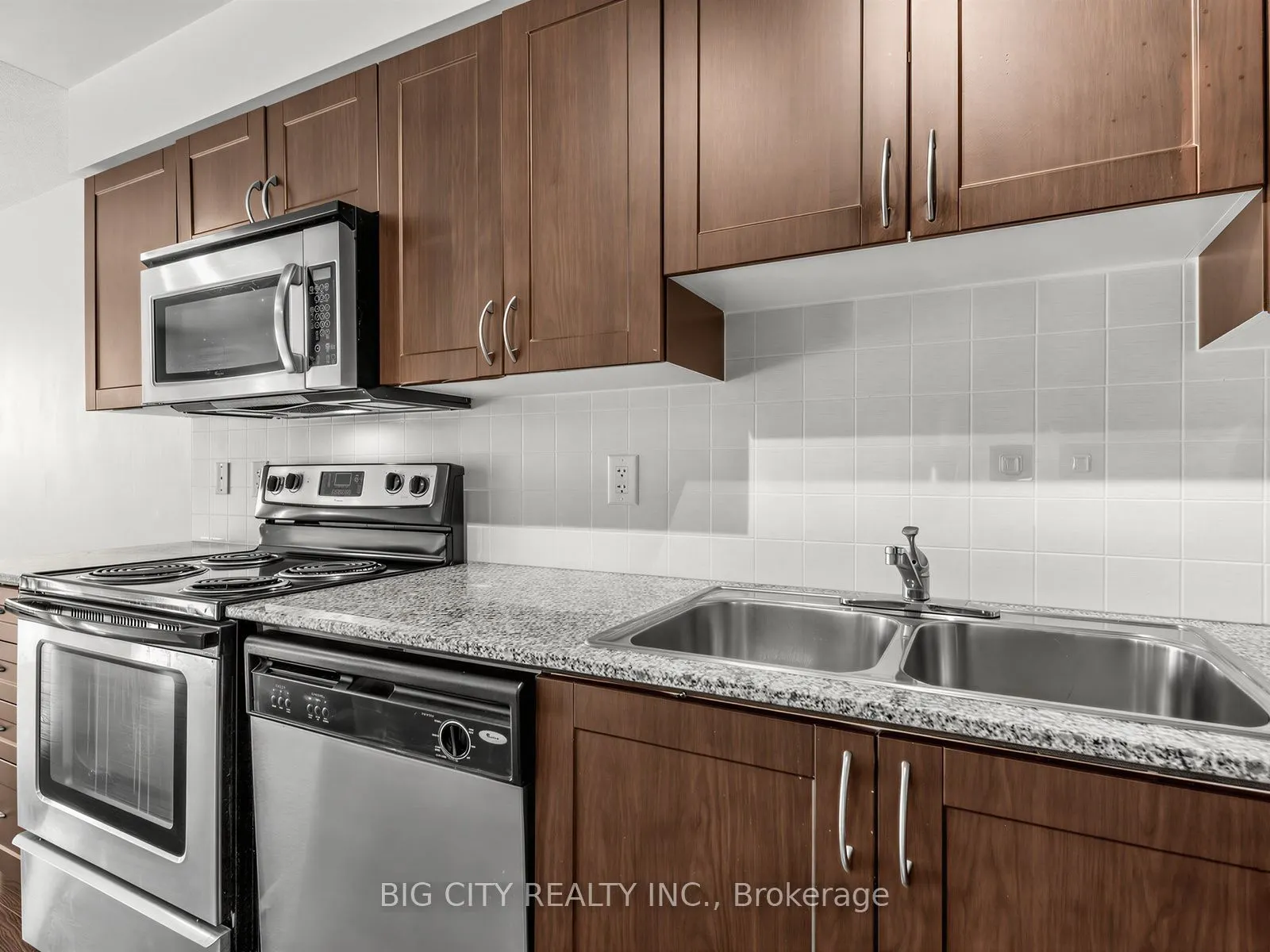 1 De Boers Drive #509