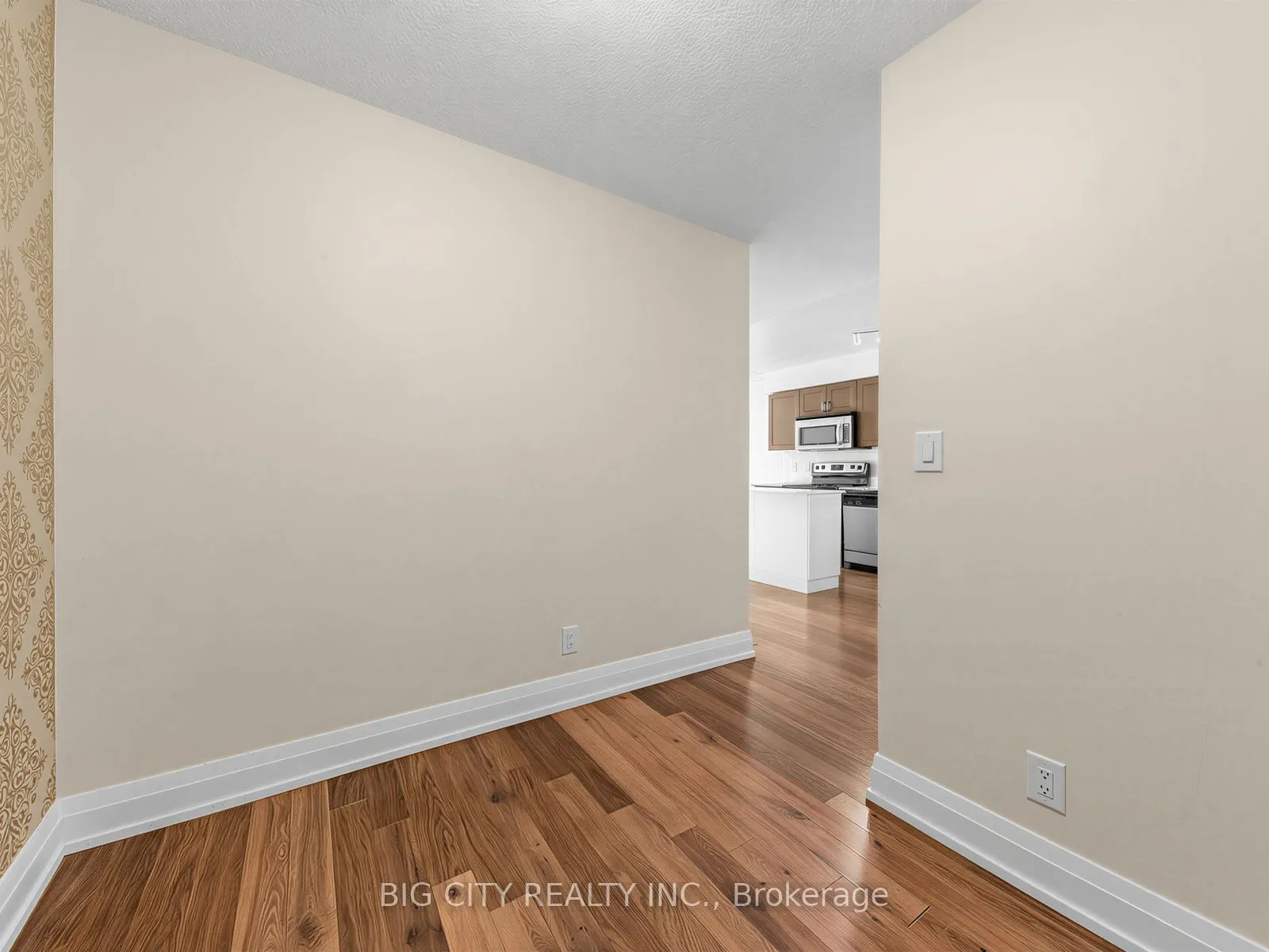 1 De Boers Drive #509