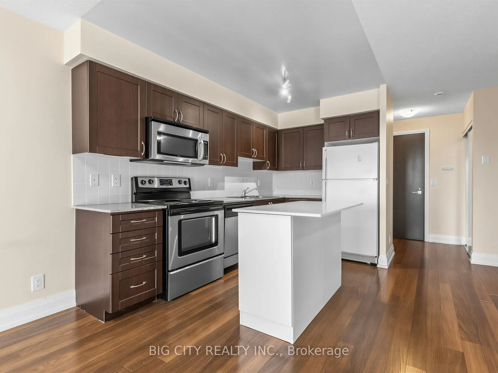 1 De Boers Drive #509