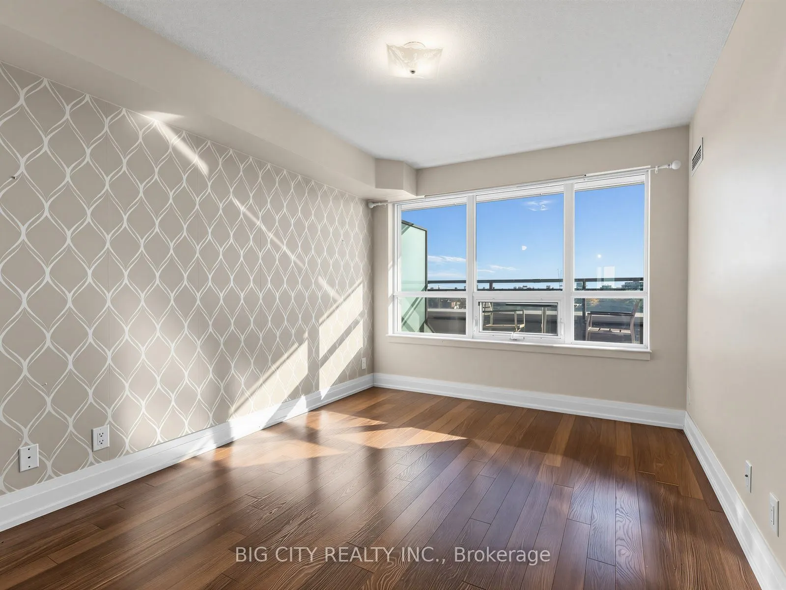 1 De Boers Drive #509