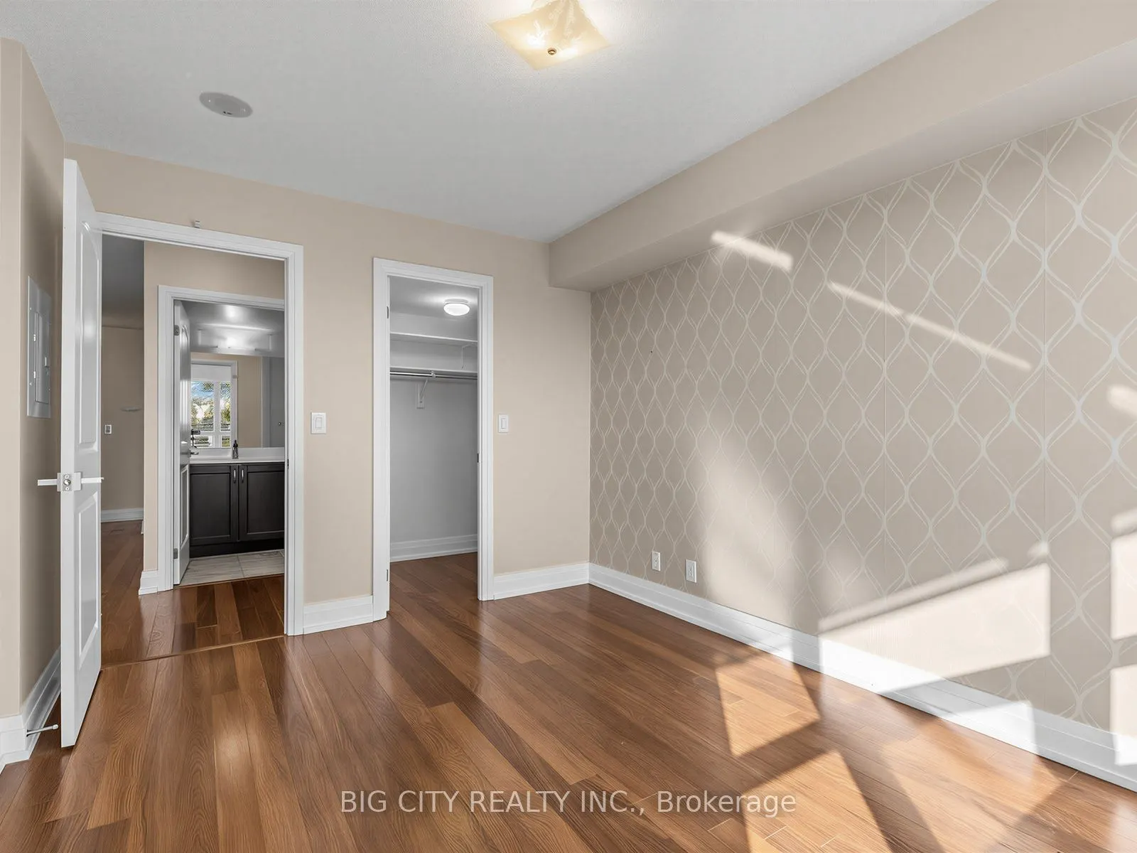 1 De Boers Drive #509