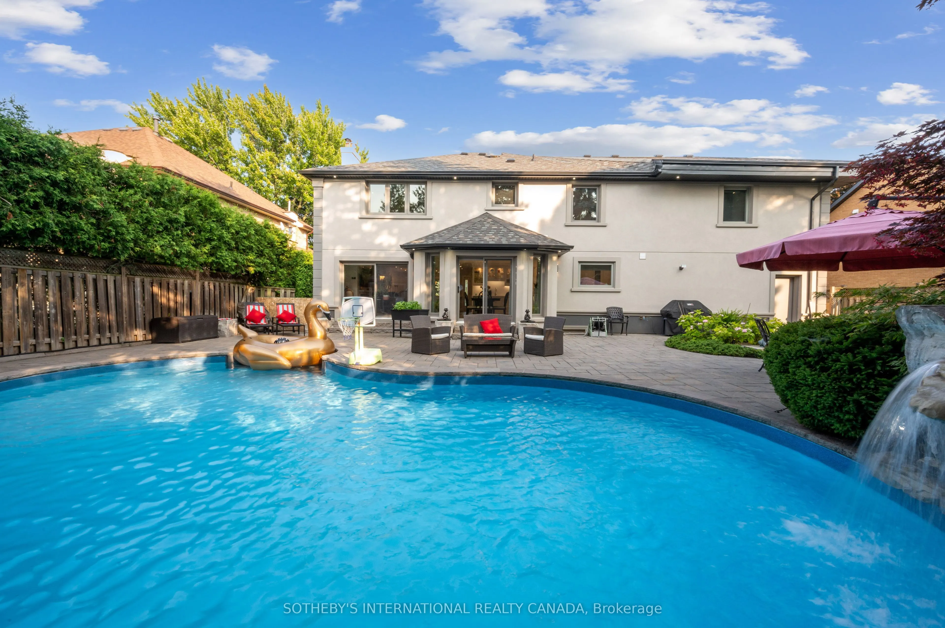 1816 Paddock Crescent