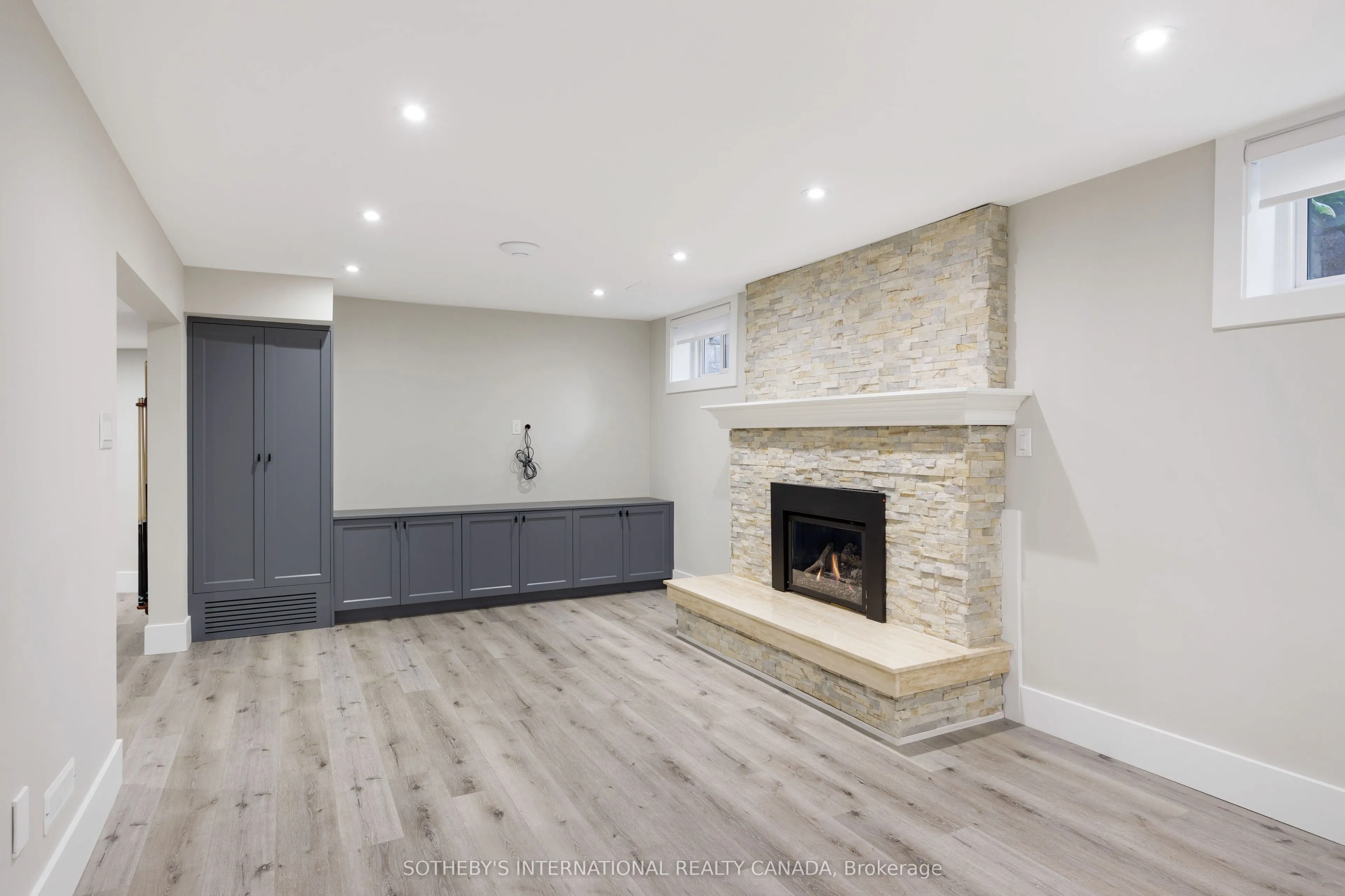 1816 Paddock Crescent