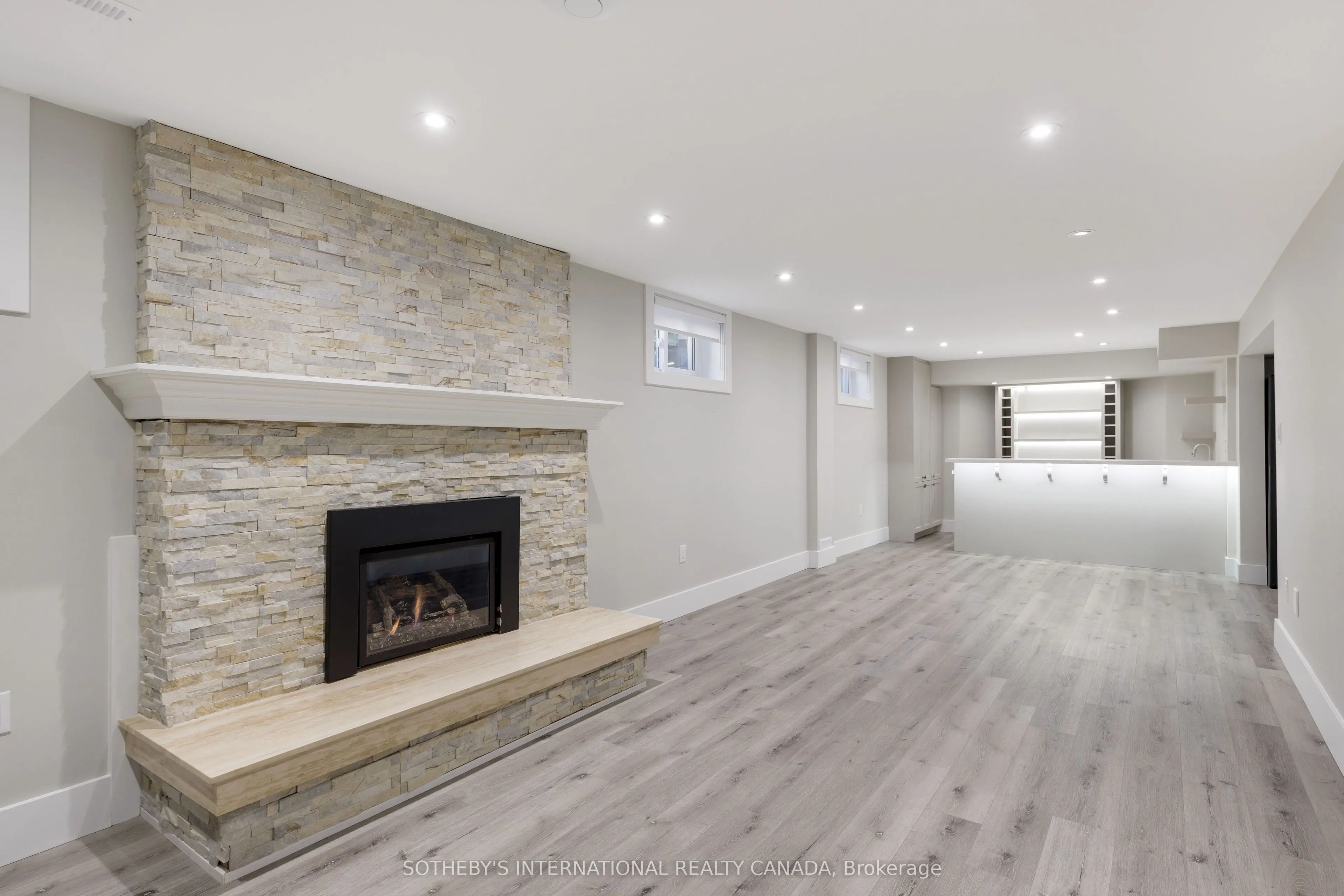 1816 Paddock Crescent