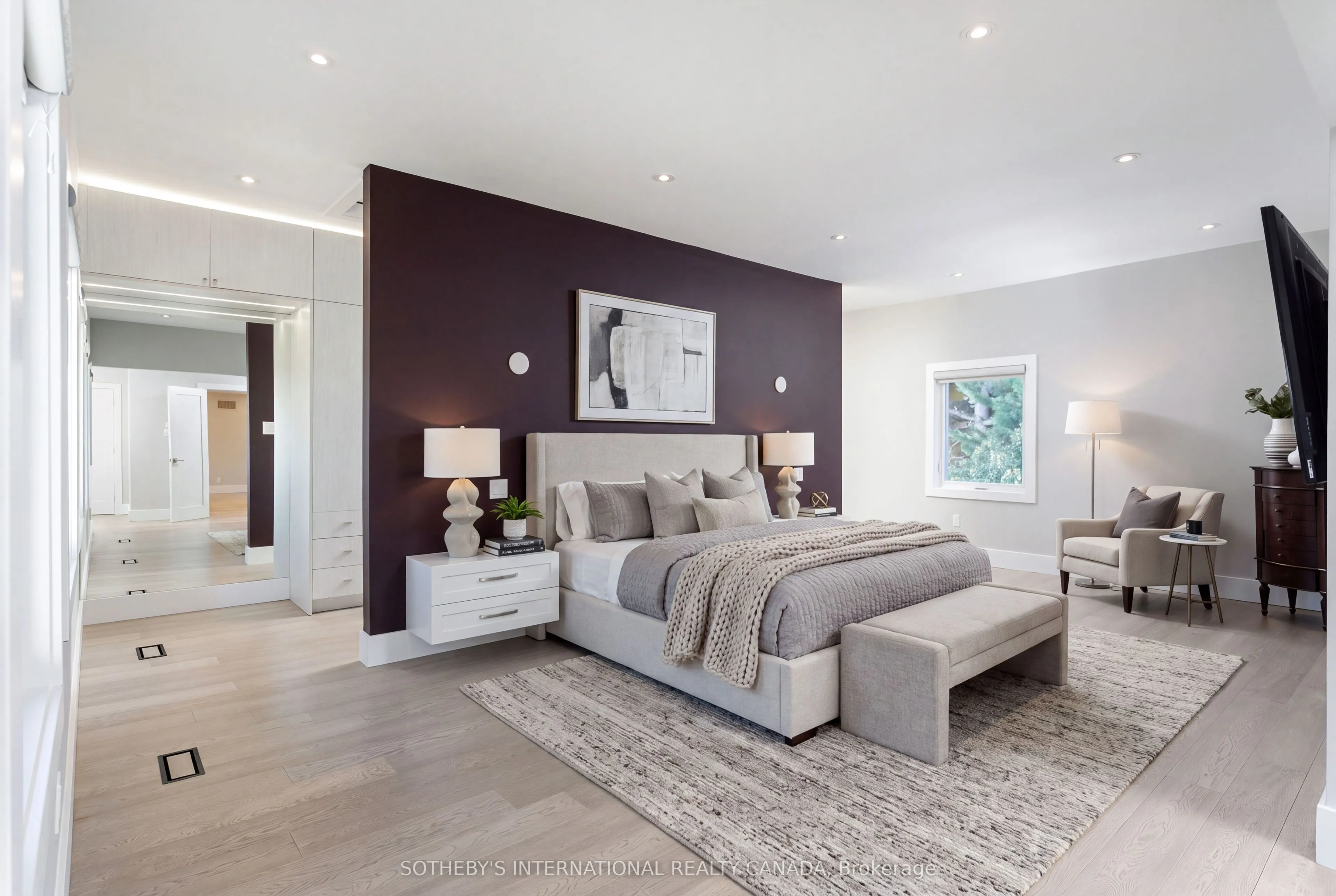 1816 Paddock Crescent