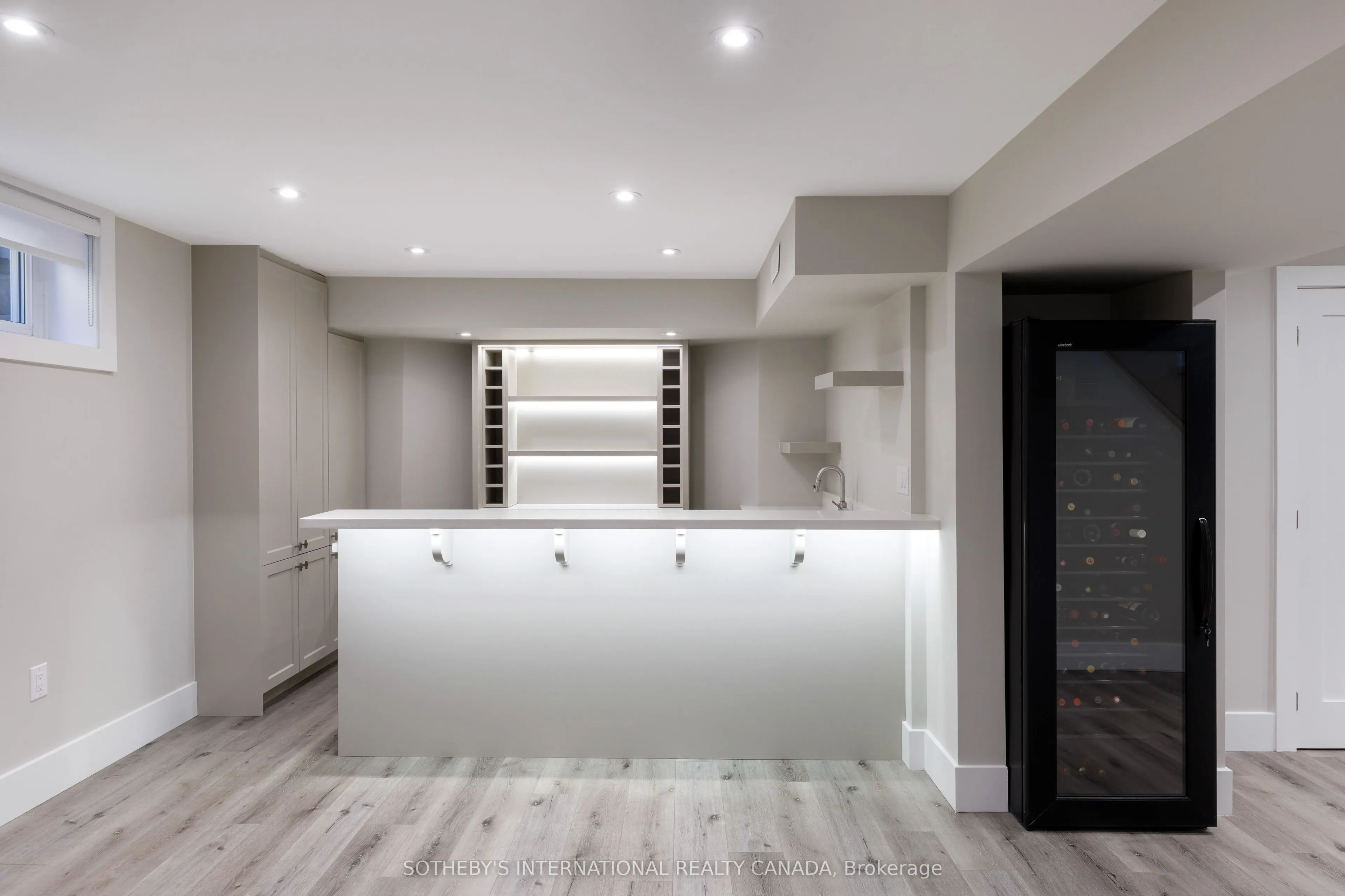 1816 Paddock Crescent