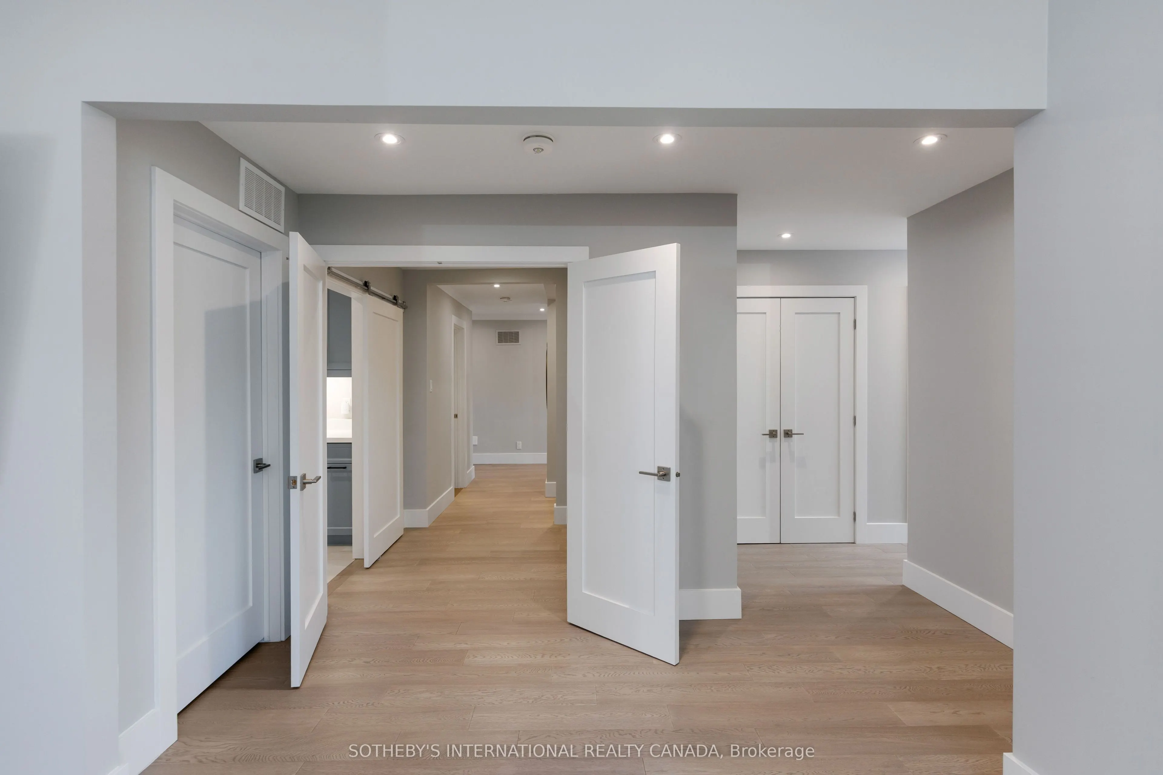1816 Paddock Crescent