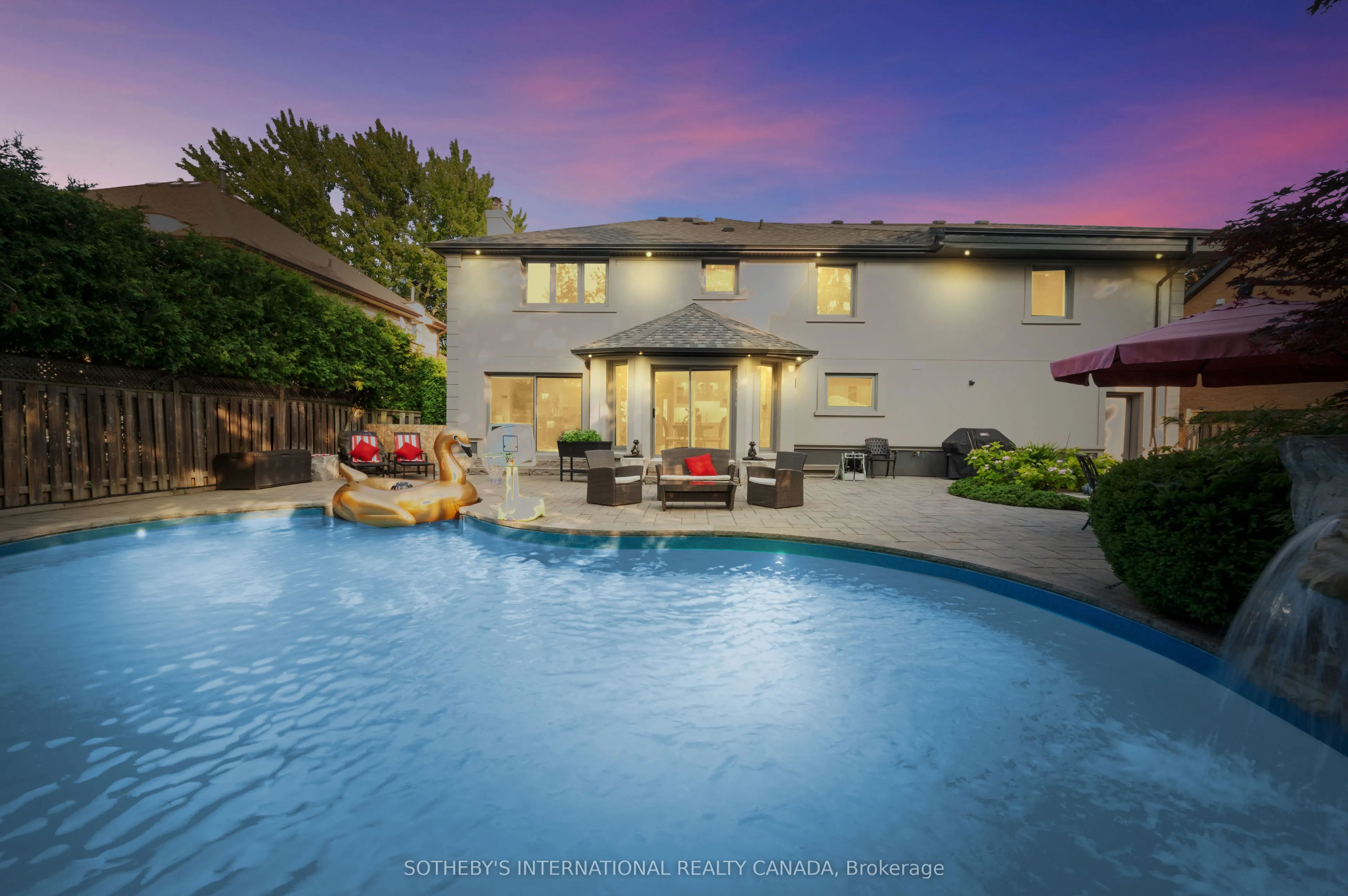 1816 Paddock Crescent