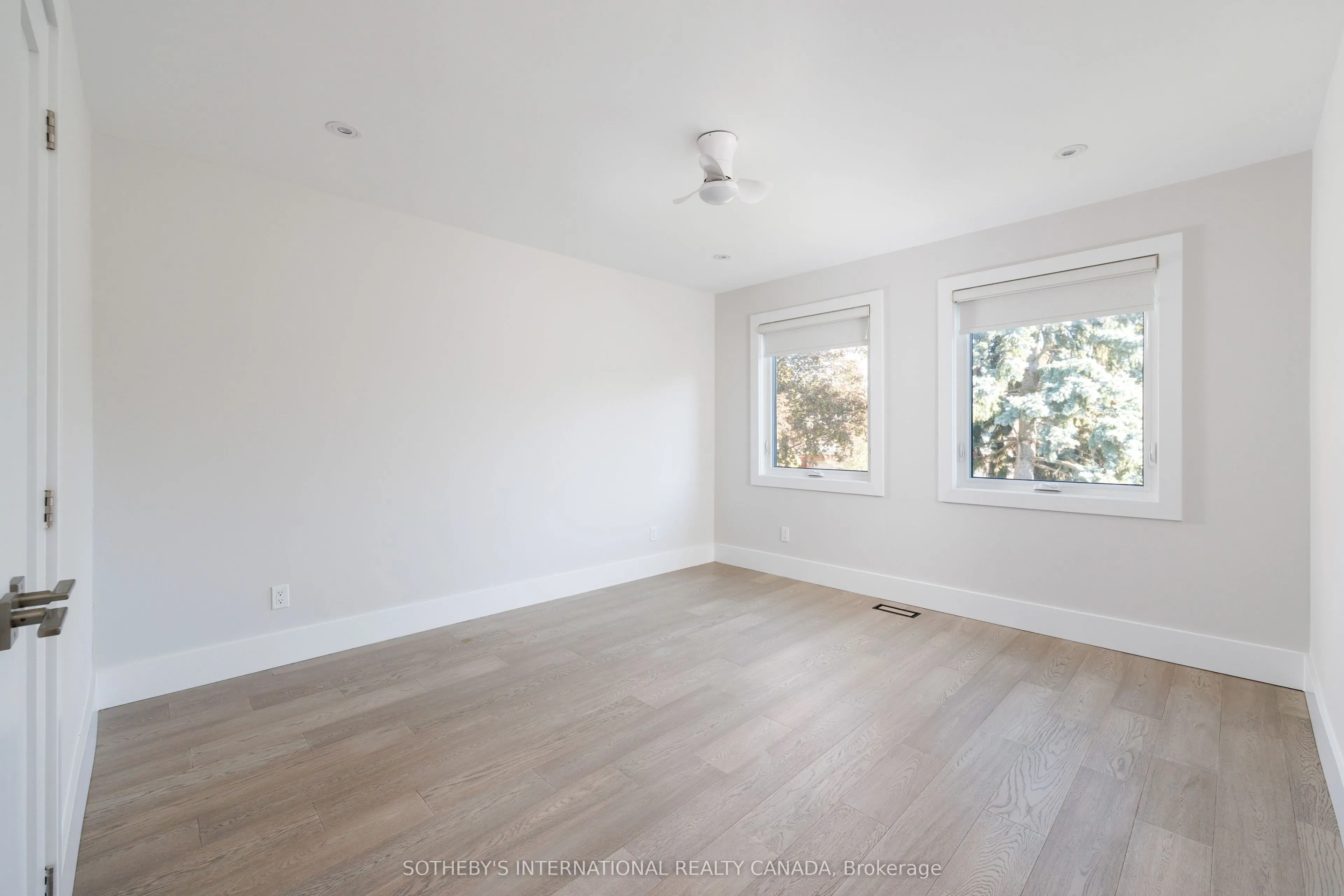 1816 Paddock Crescent