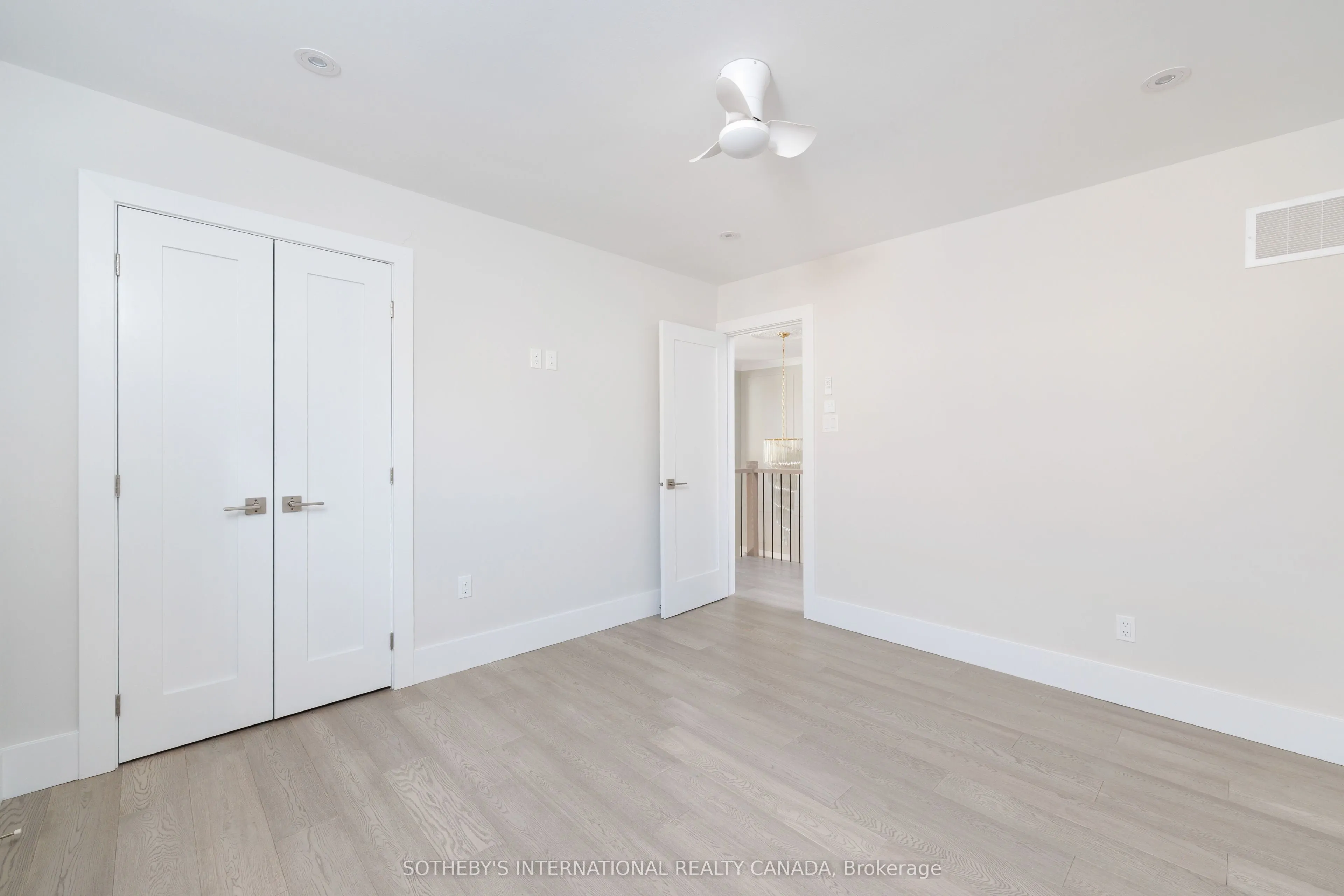 1816 Paddock Crescent