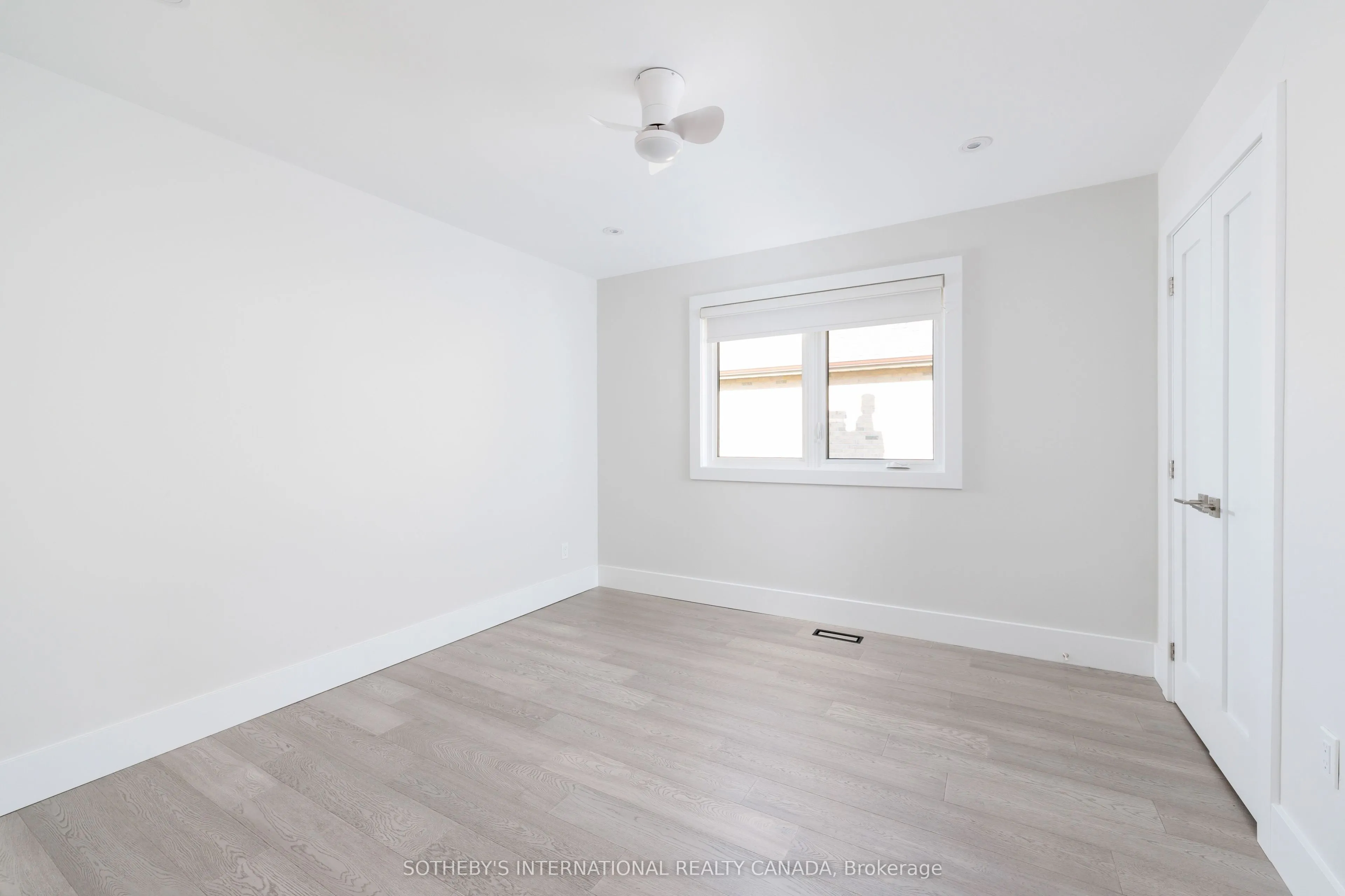 1816 Paddock Crescent