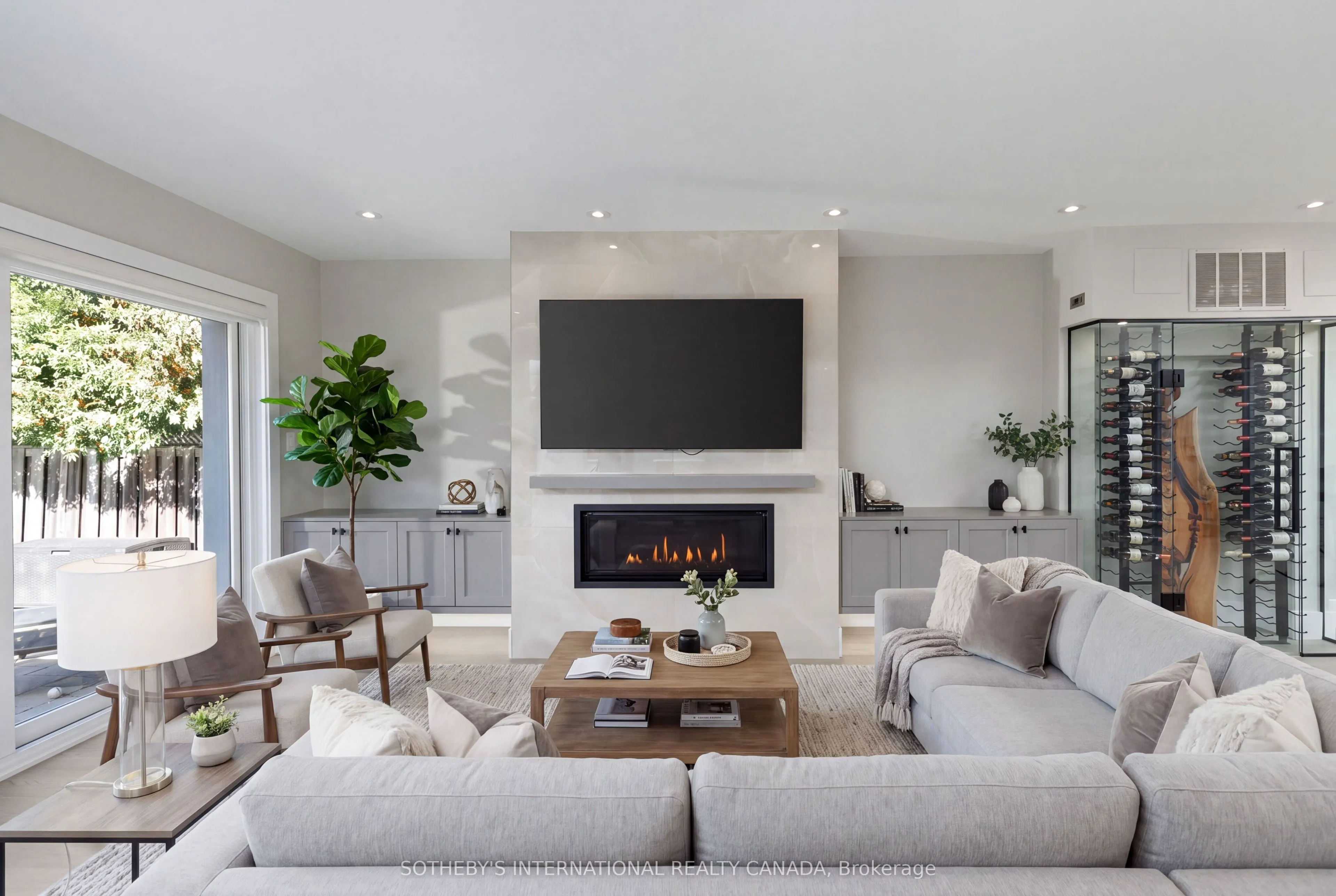 1816 Paddock Crescent
