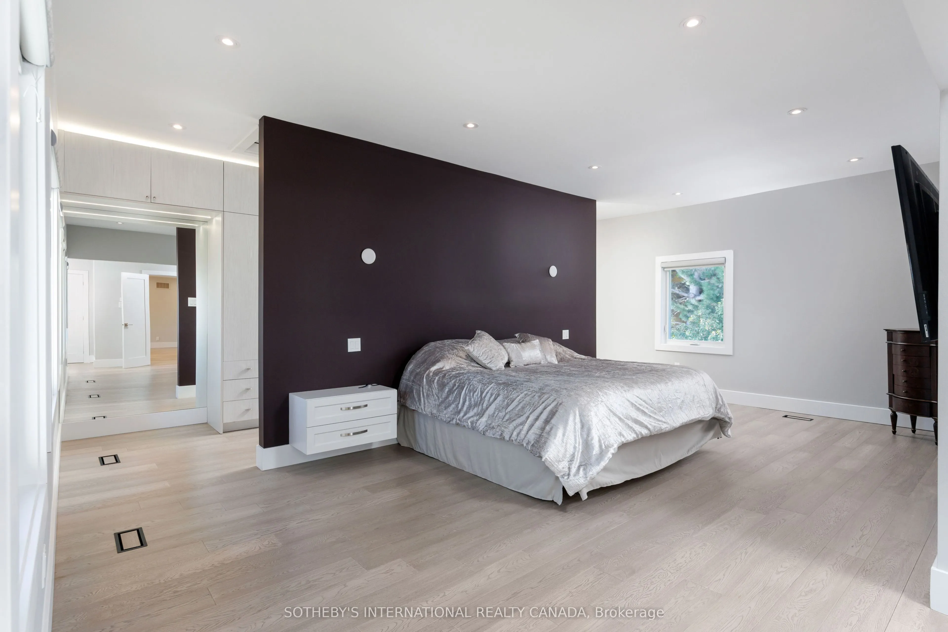 1816 Paddock Crescent