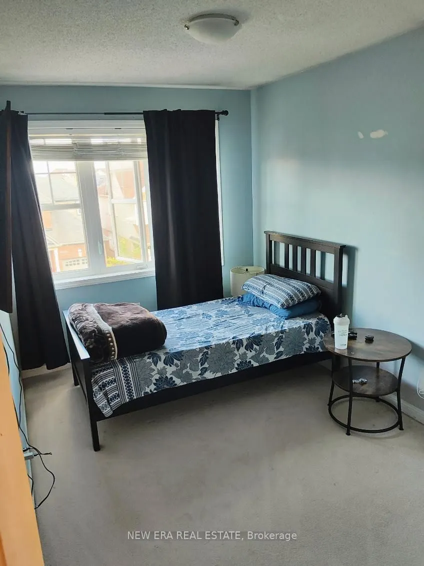 225 Schreyer Crescent