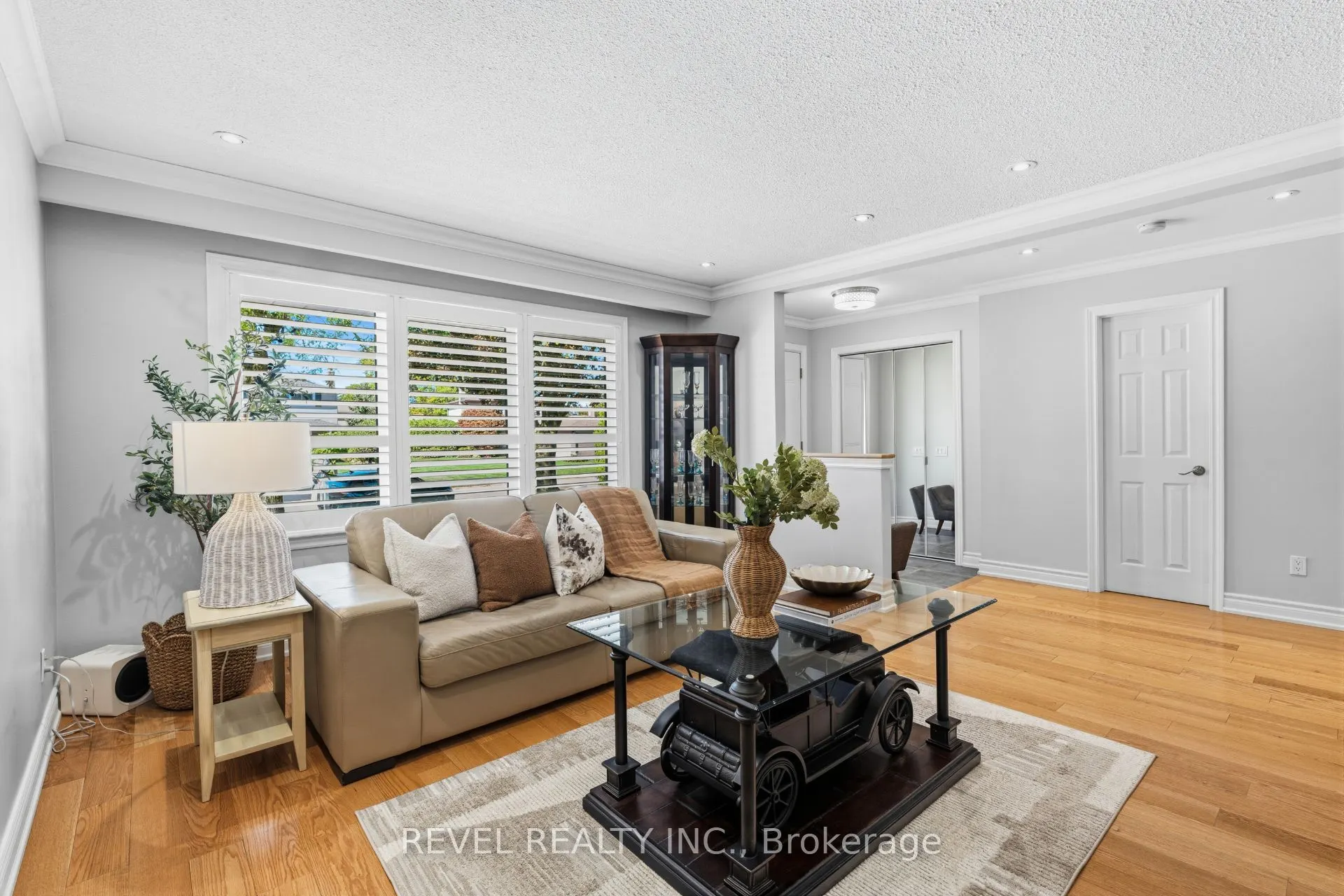 23 River View Drive