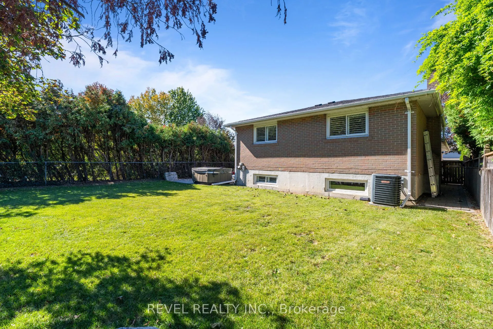 23 River View Drive