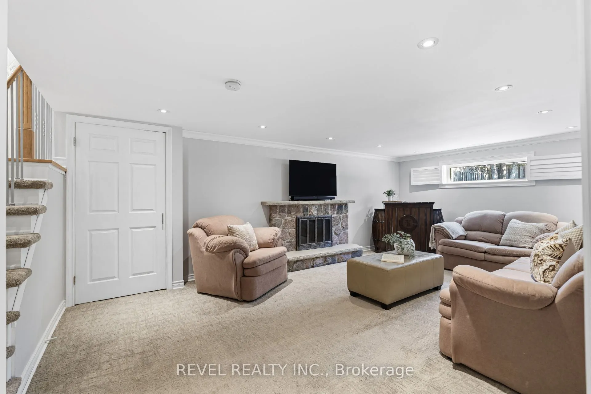 23 River View Drive