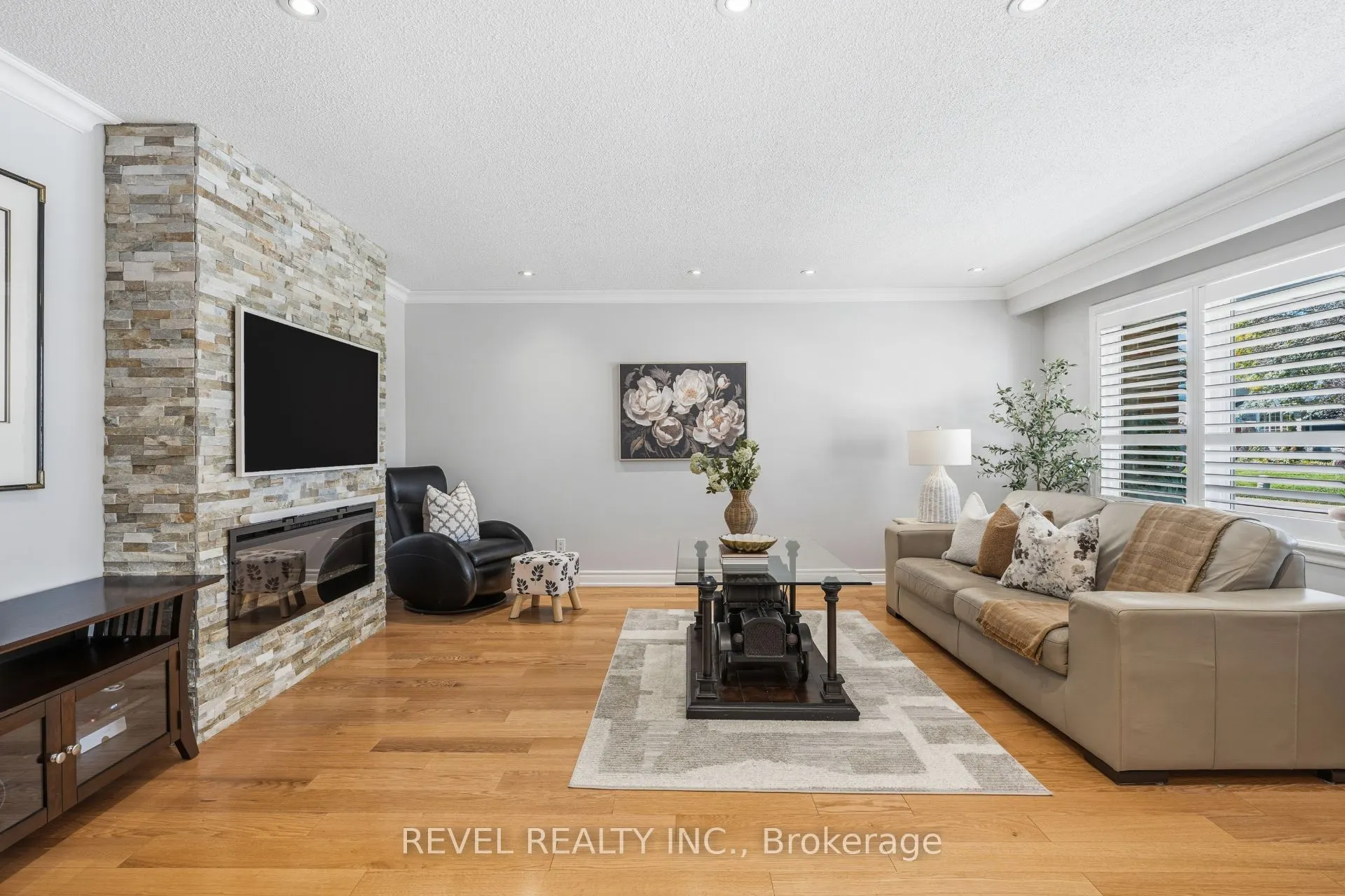 23 River View Drive