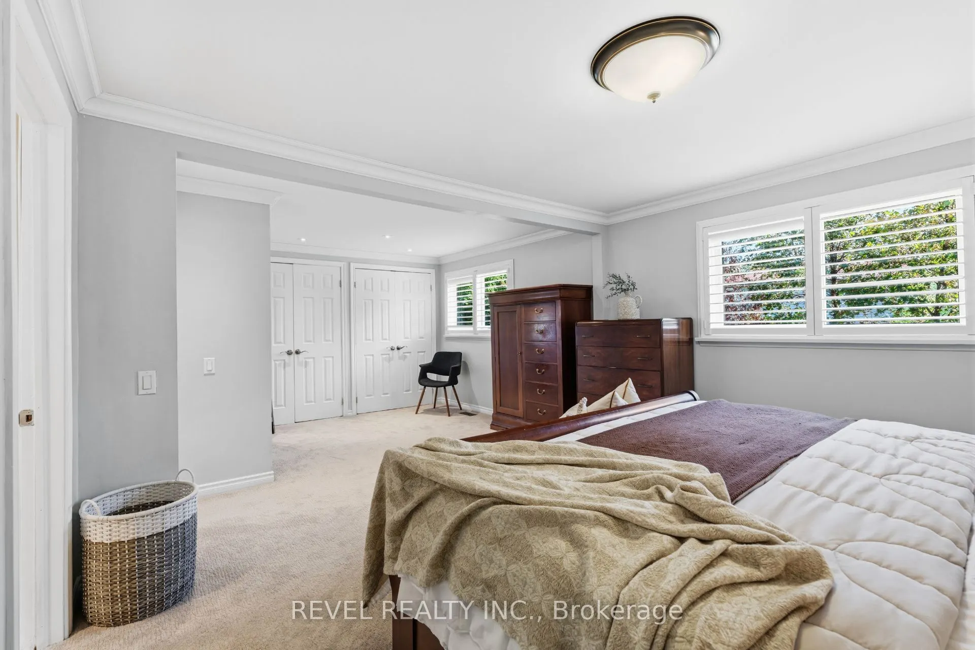 23 River View Drive