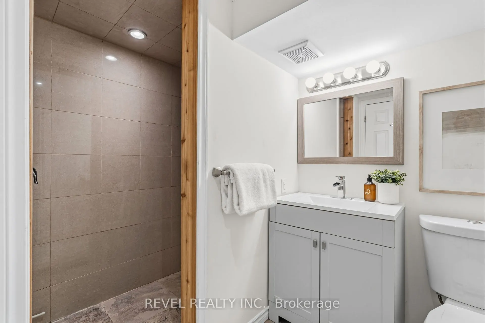 23 River View Drive