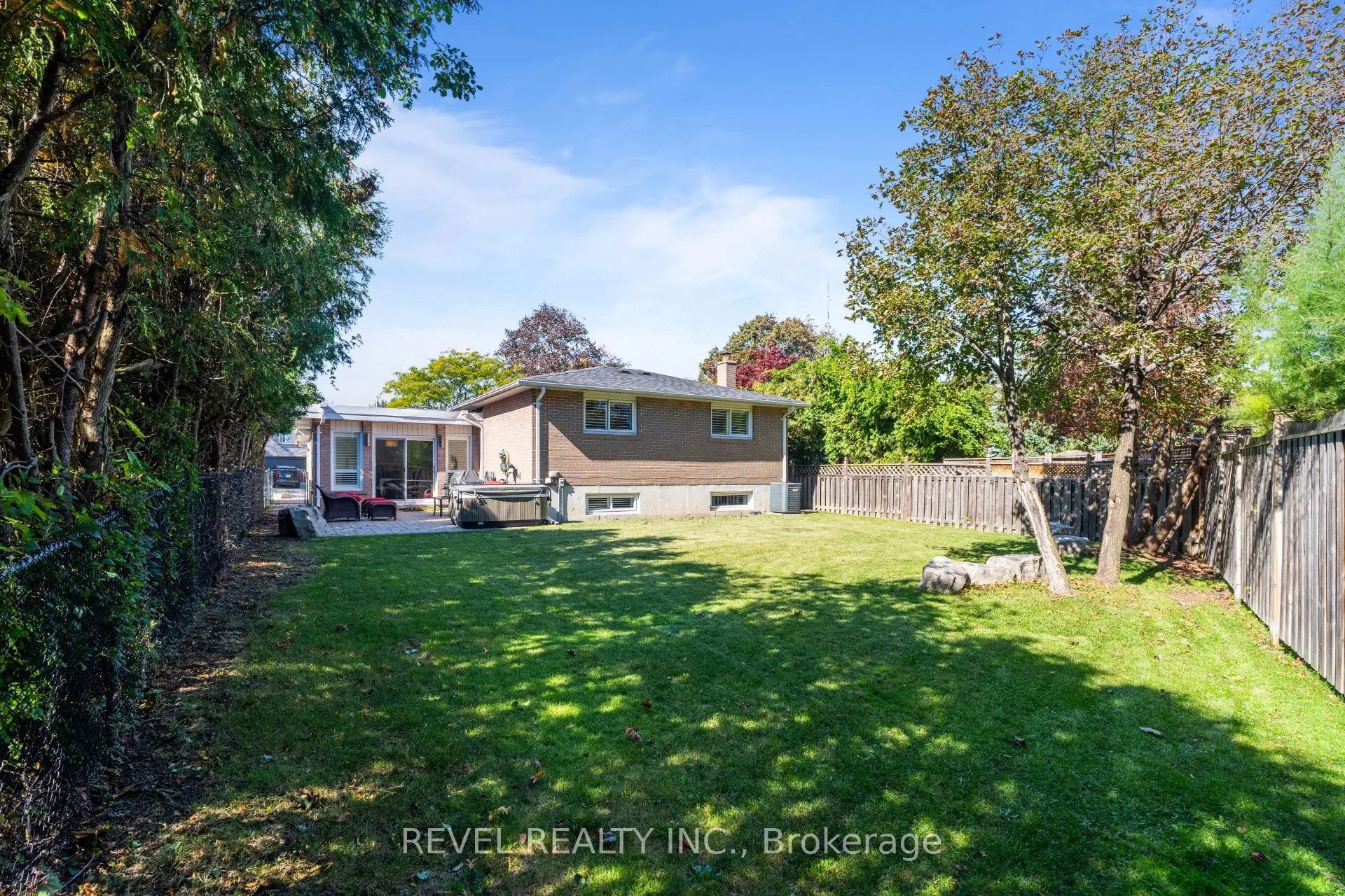 23 River View Drive