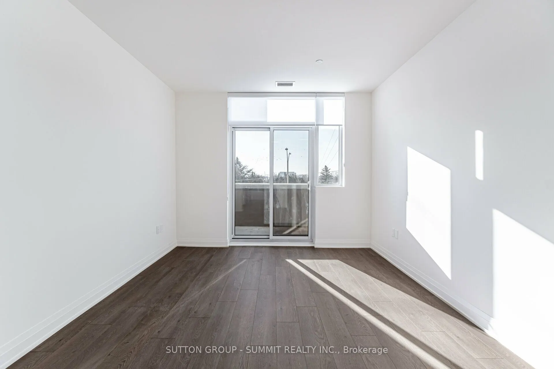 509 Dundas Street W #226